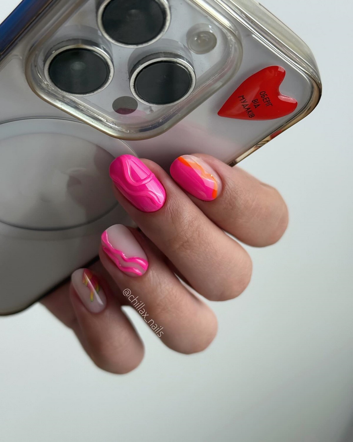 Модный маникюр в июле 2026: лучшие идеи для стильного лета