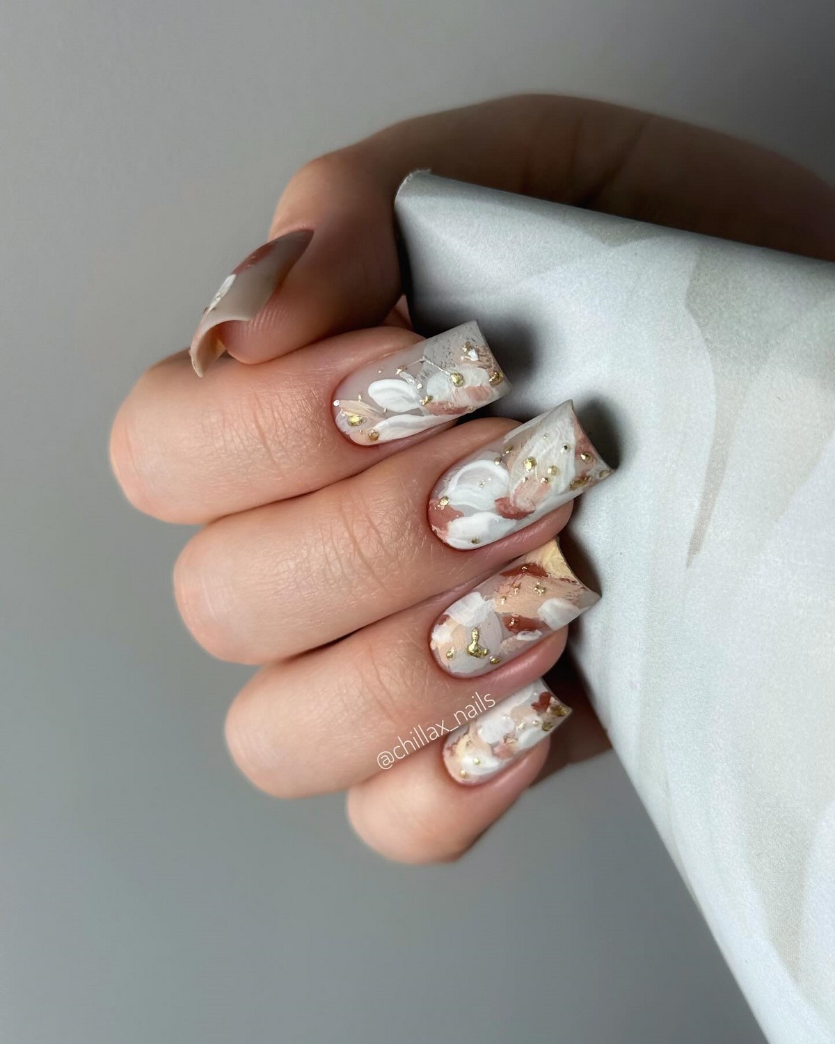 Модный маникюр в июле 2026: лучшие идеи для стильного лета