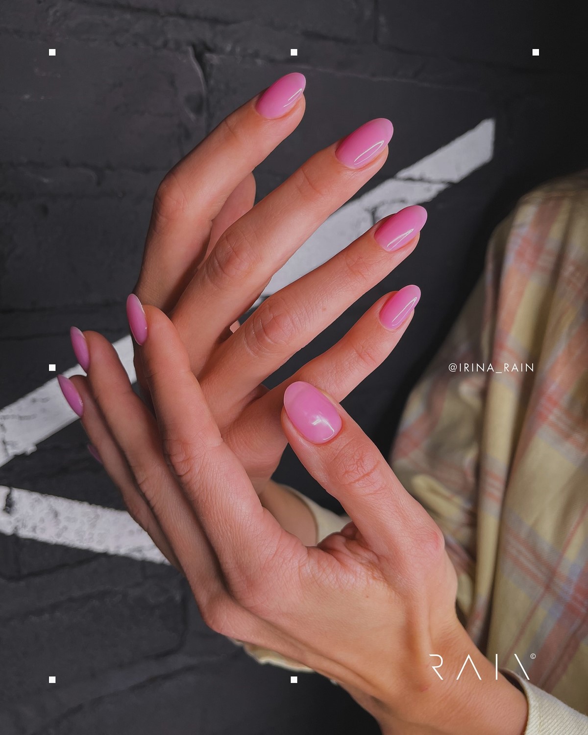 Трендовый денежный маникюр на август 2026: идеи для успеха