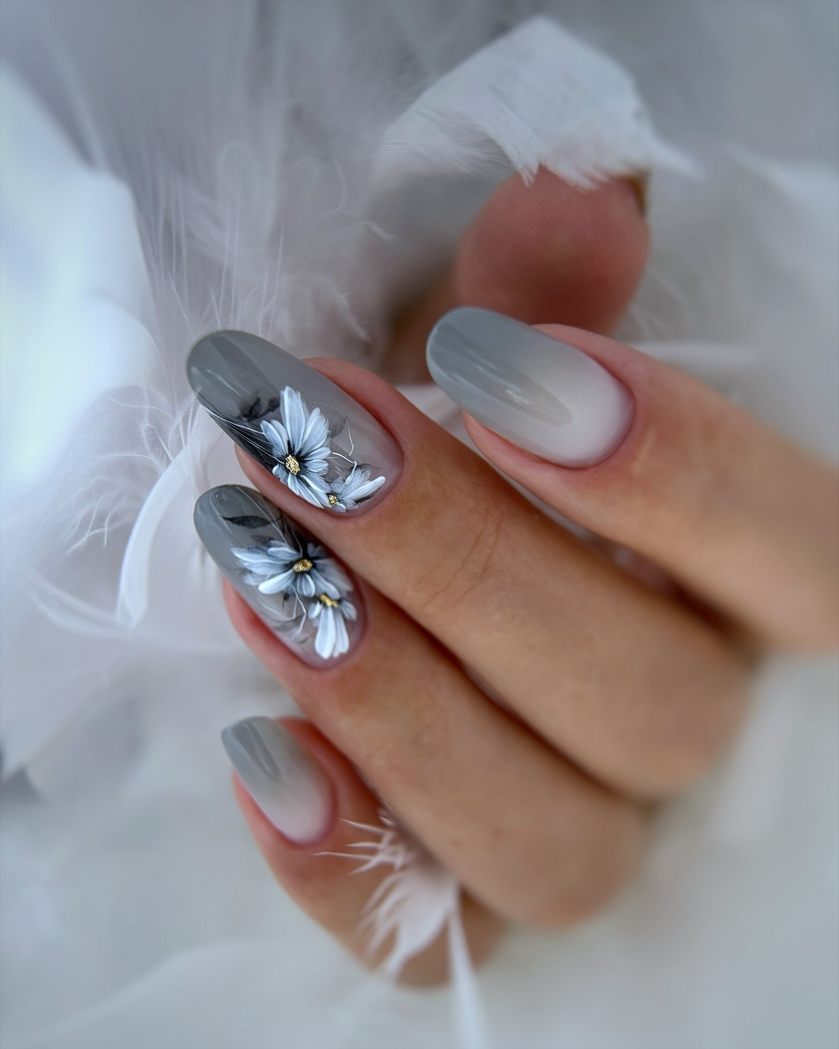 Трендовый денежный маникюр на август 2026: идеи для успеха