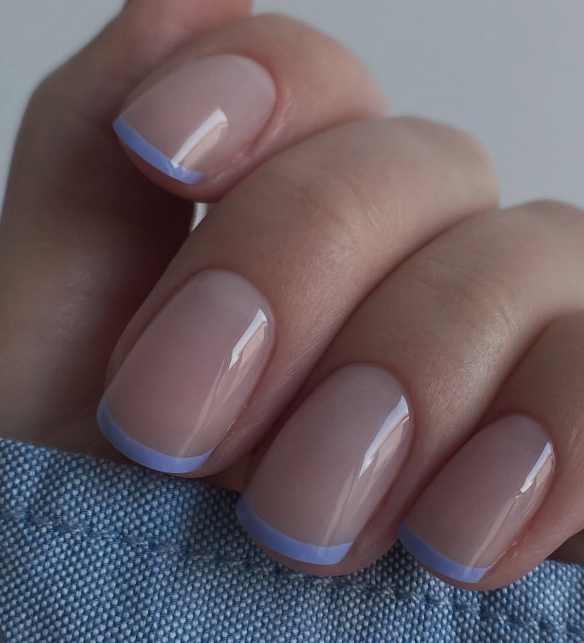 Трендовый денежный маникюр на август 2026: идеи для успеха