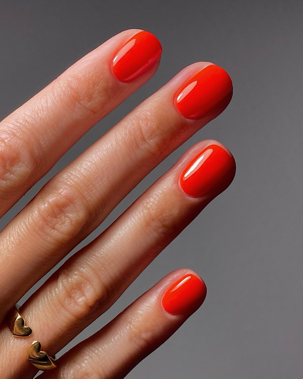 Трендовый денежный маникюр на август 2026: идеи для успеха