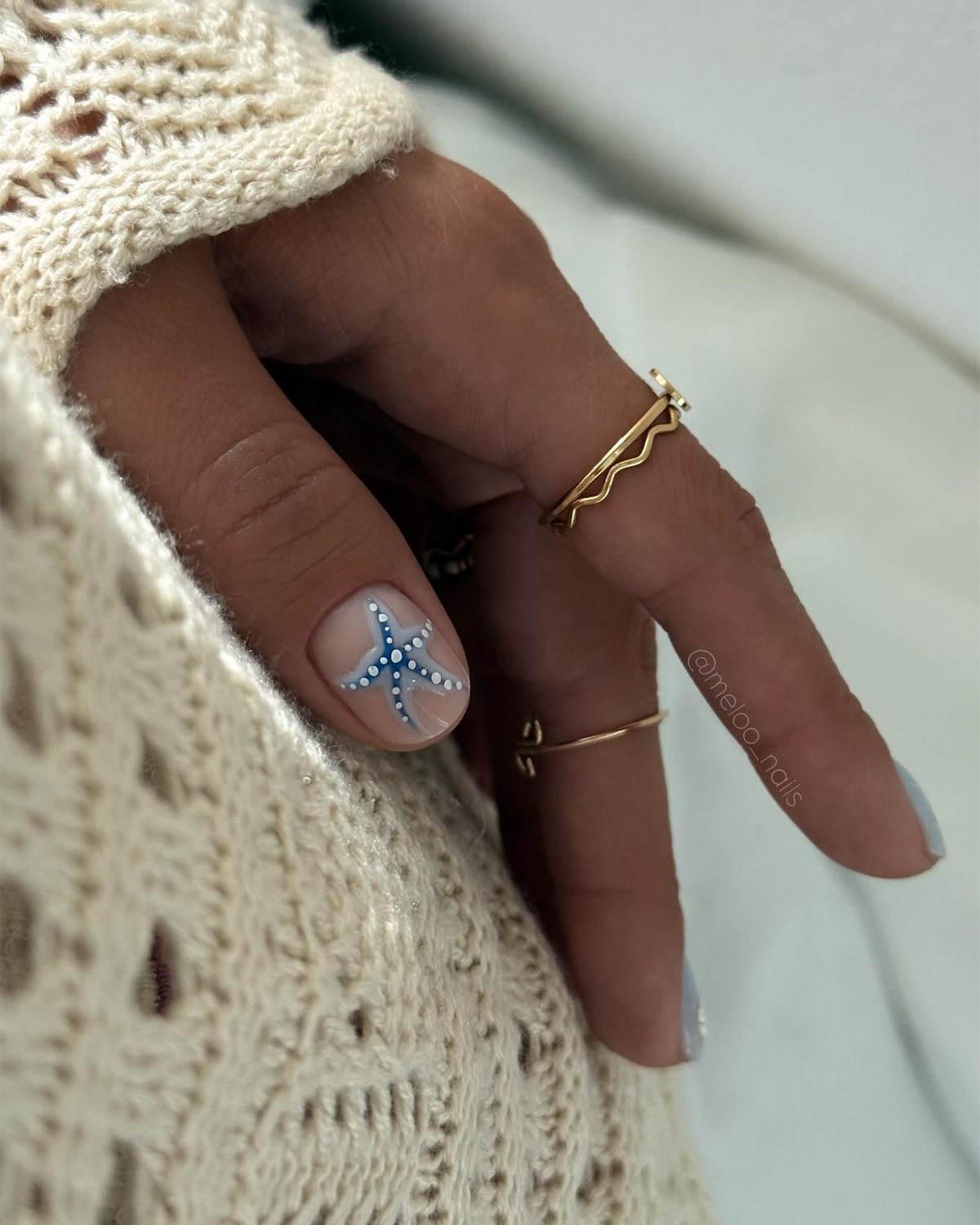 Трендовый денежный маникюр на август 2026: идеи для успеха