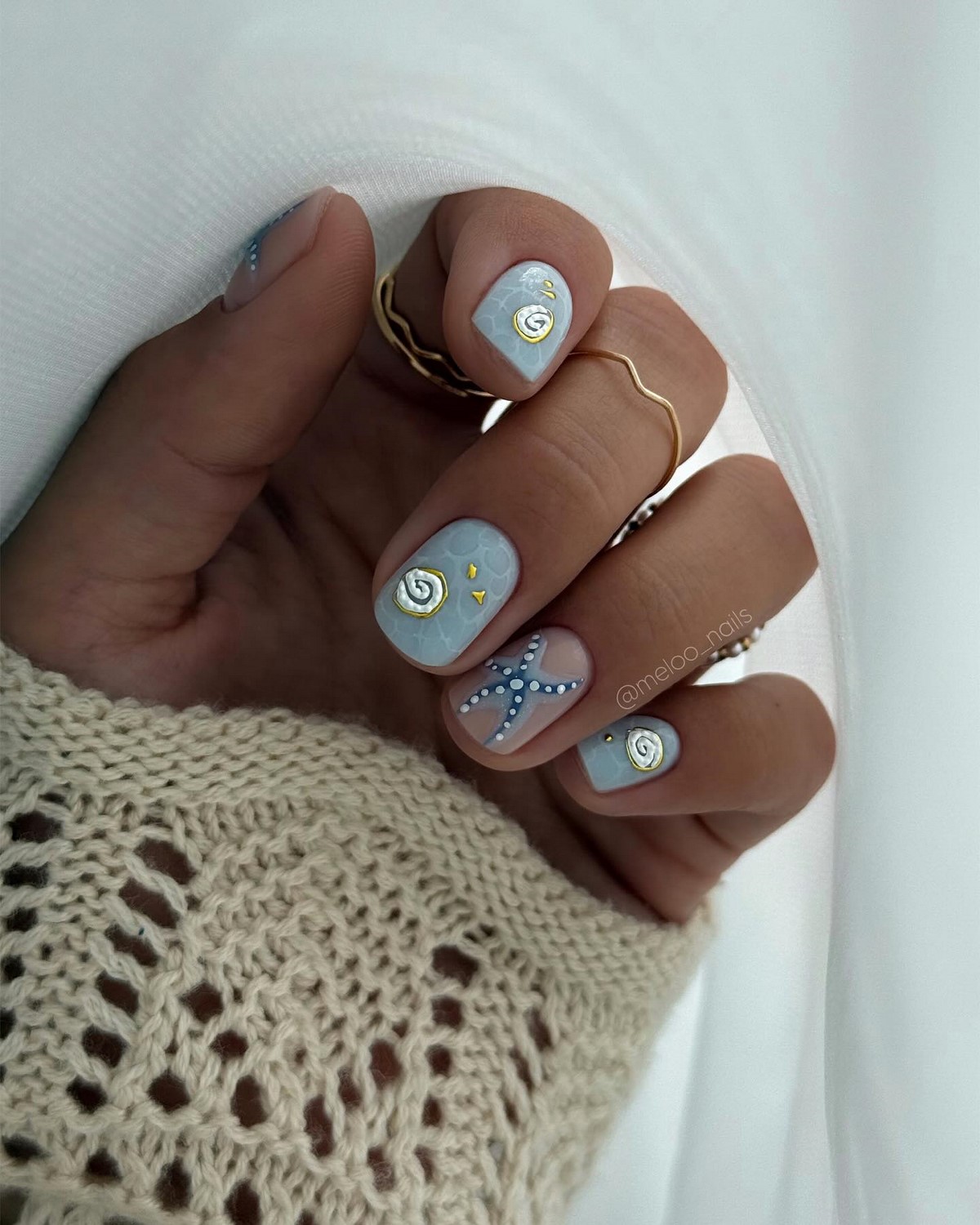 Трендовый денежный маникюр на август 2026: идеи для успеха