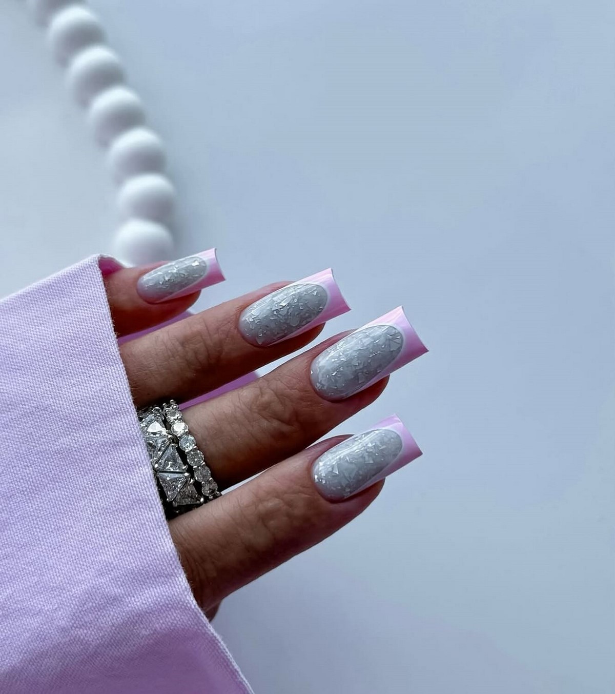 Трендовый денежный маникюр на август 2026: идеи для успеха