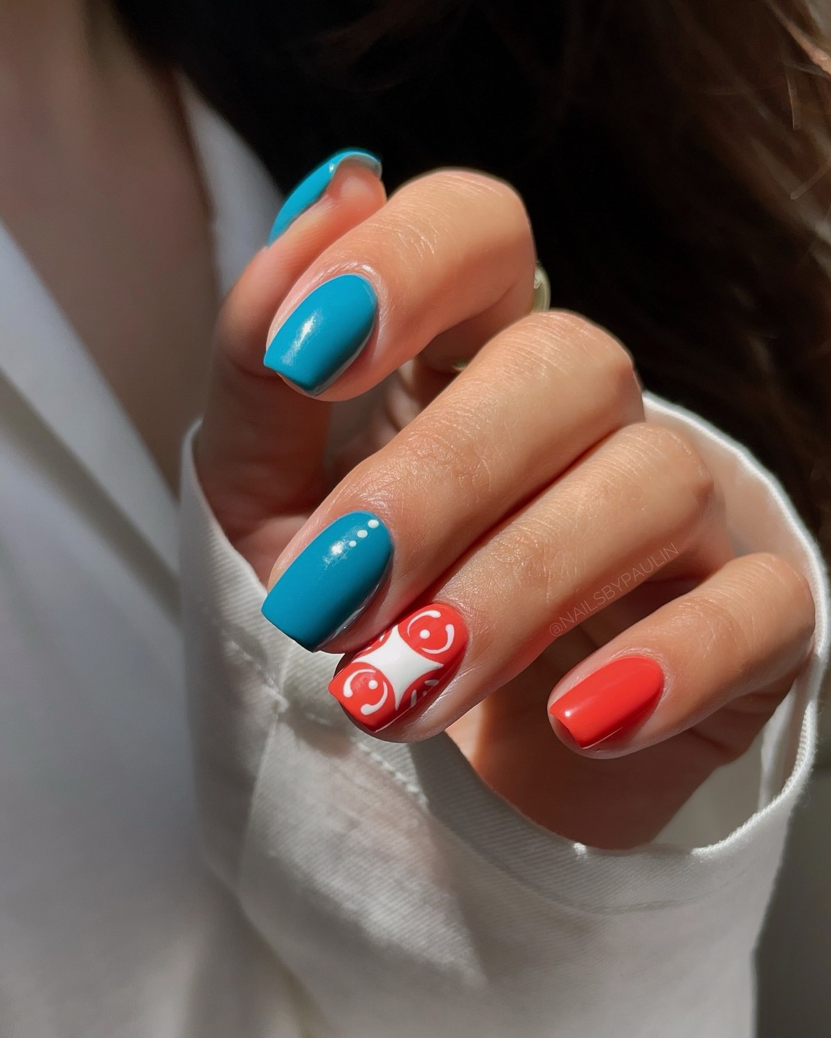 Трендовый денежный маникюр на август 2026: идеи для успеха