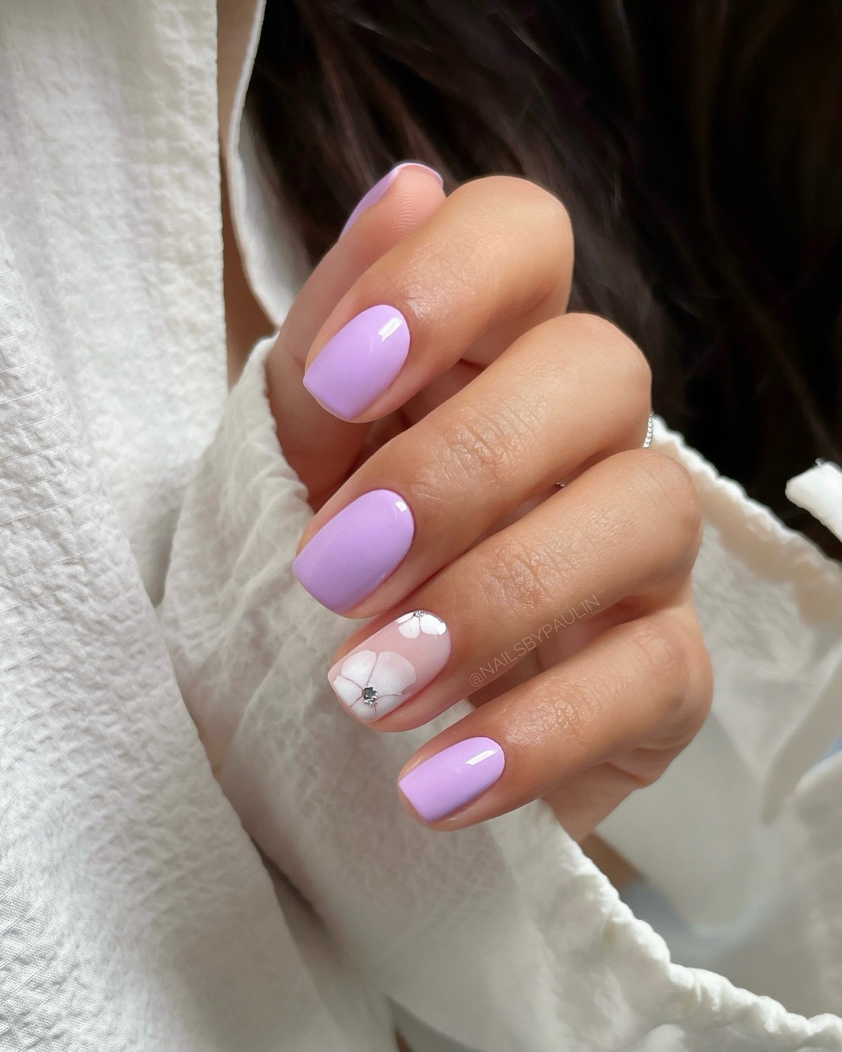 Трендовый денежный маникюр на август 2026: идеи для успеха