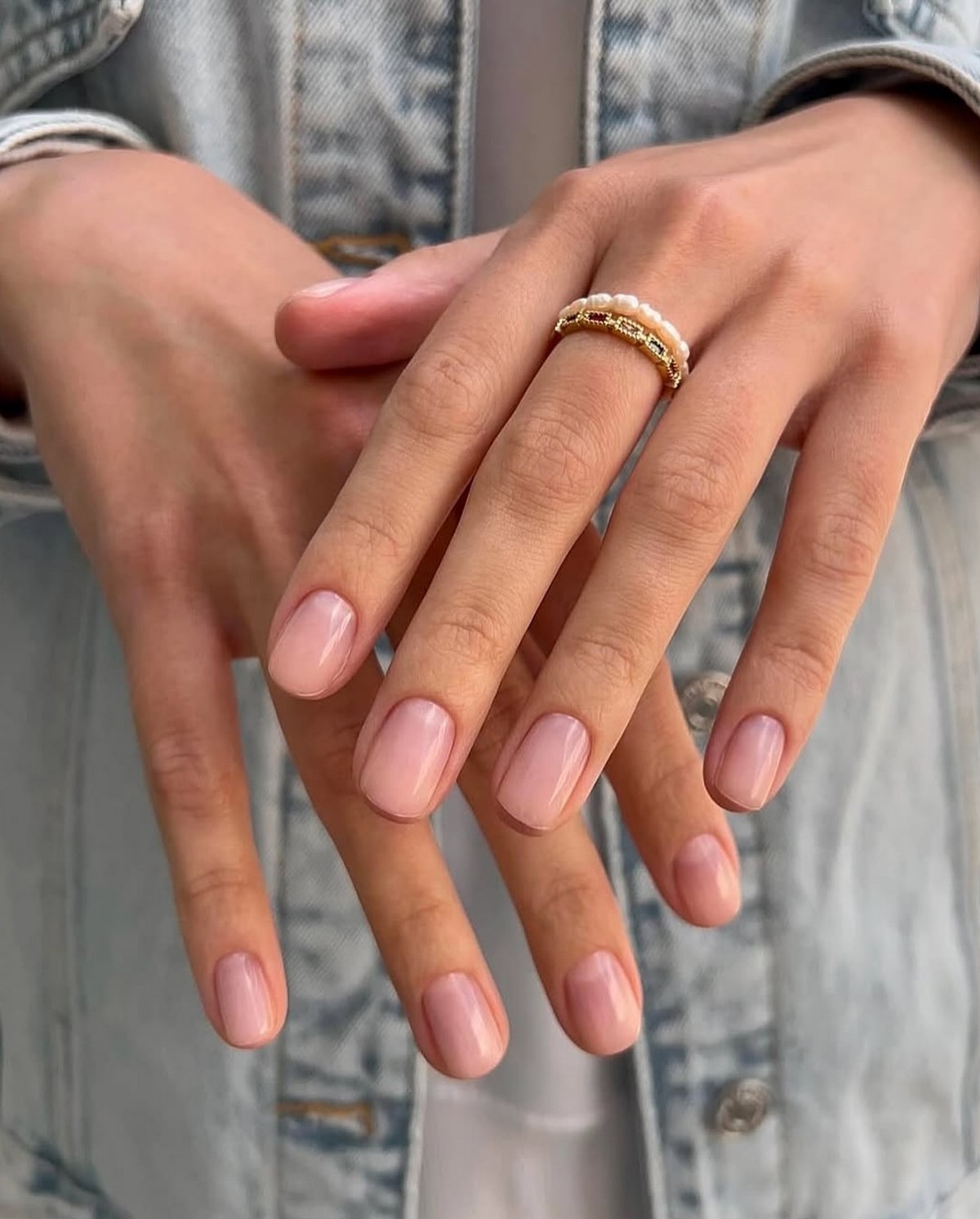 Трендовый денежный маникюр на август 2026: идеи для успеха