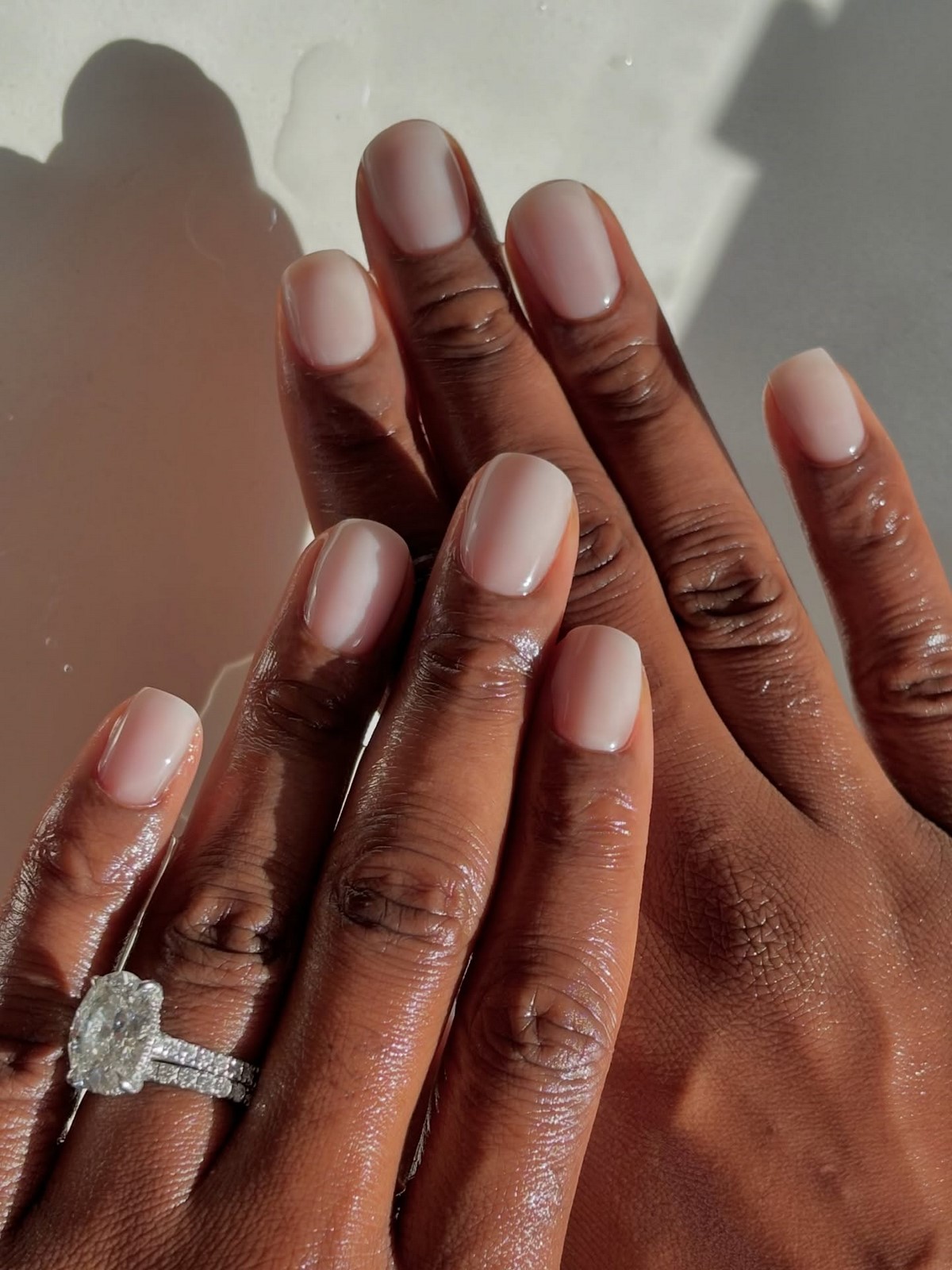 Модный маникюр в июле 2026: лучшие идеи для стильного лета