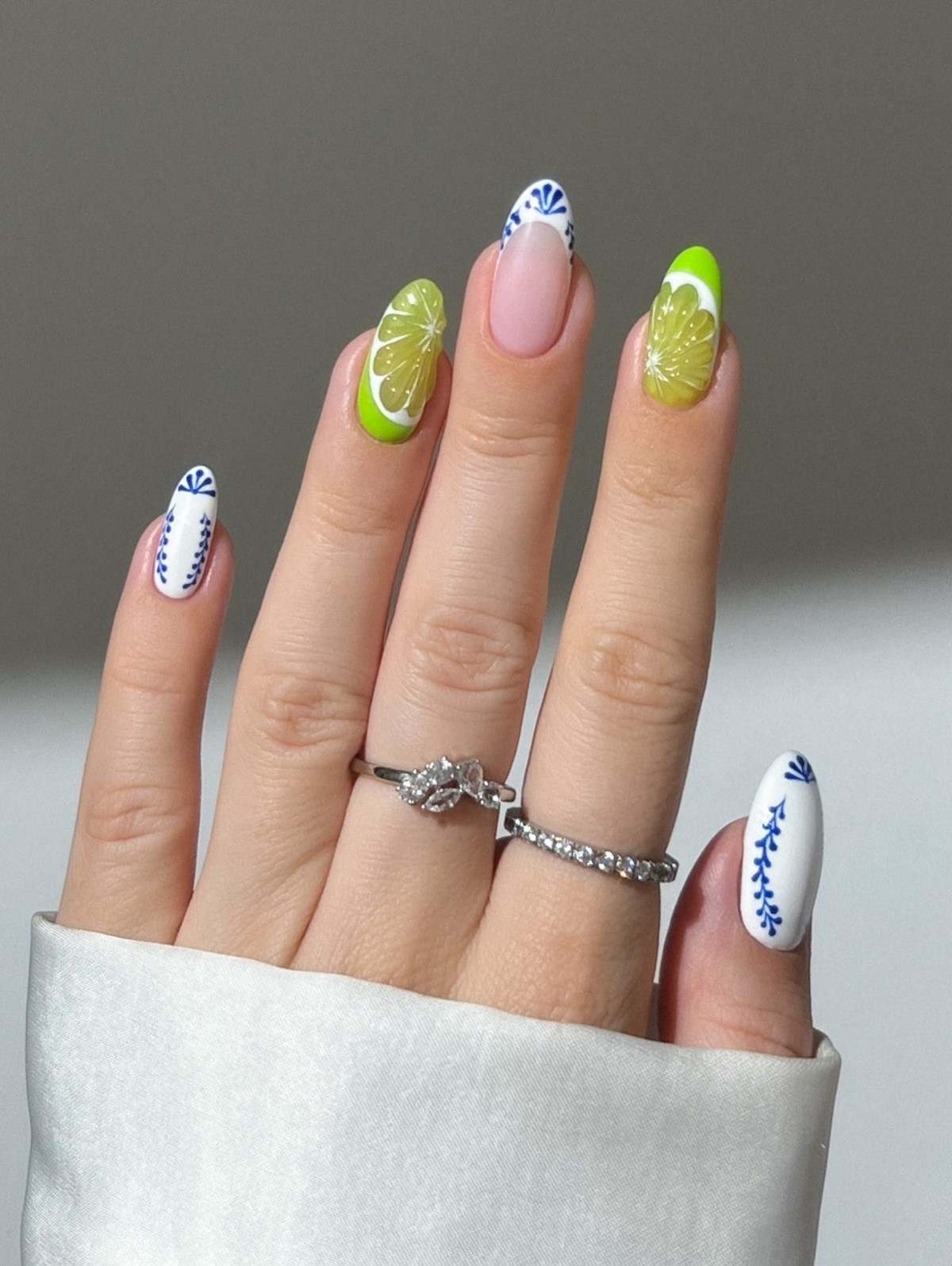 Модный маникюр в июле 2026: лучшие идеи для стильного лета