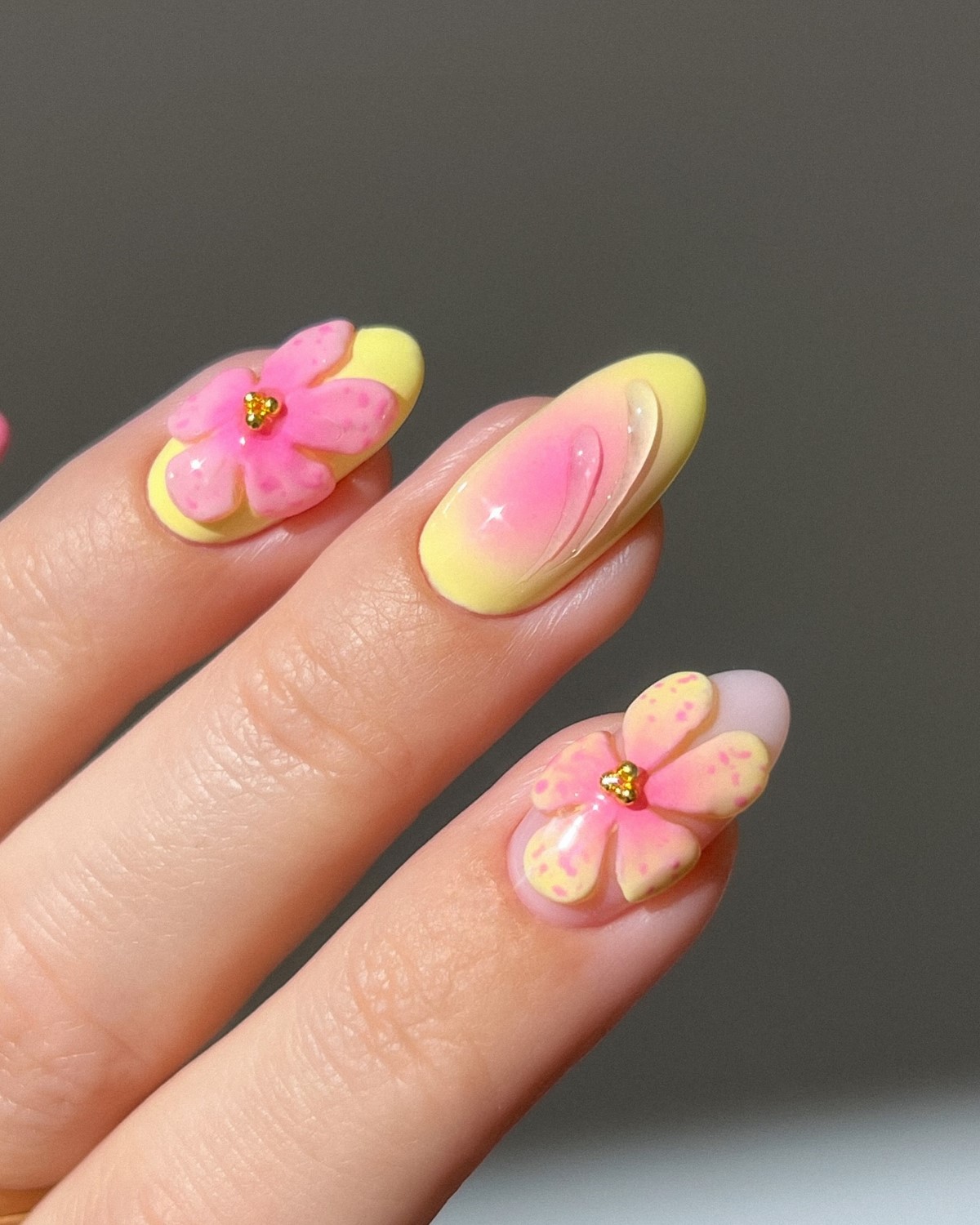 Модный маникюр в июле 2026: лучшие идеи для стильного лета