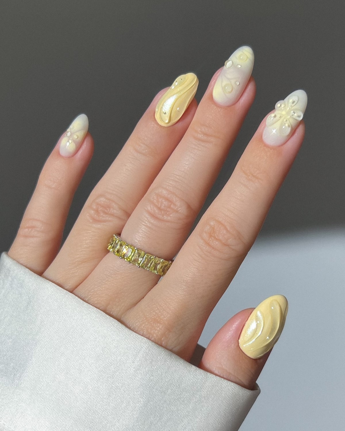 Модный маникюр в июле 2026: лучшие идеи для стильного лета