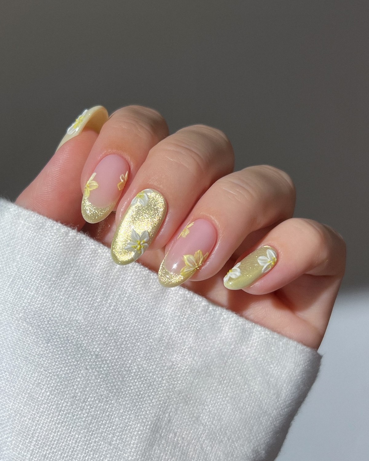 Модный маникюр в июле 2026: лучшие идеи для стильного лета