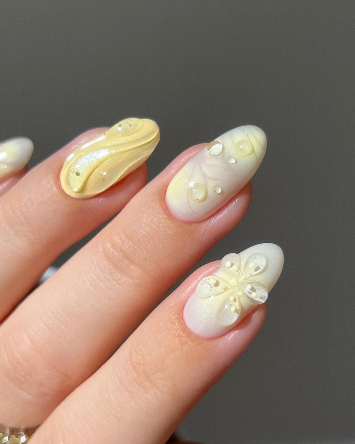 Модный маникюр в июле 2026: лучшие идеи для стильного лета