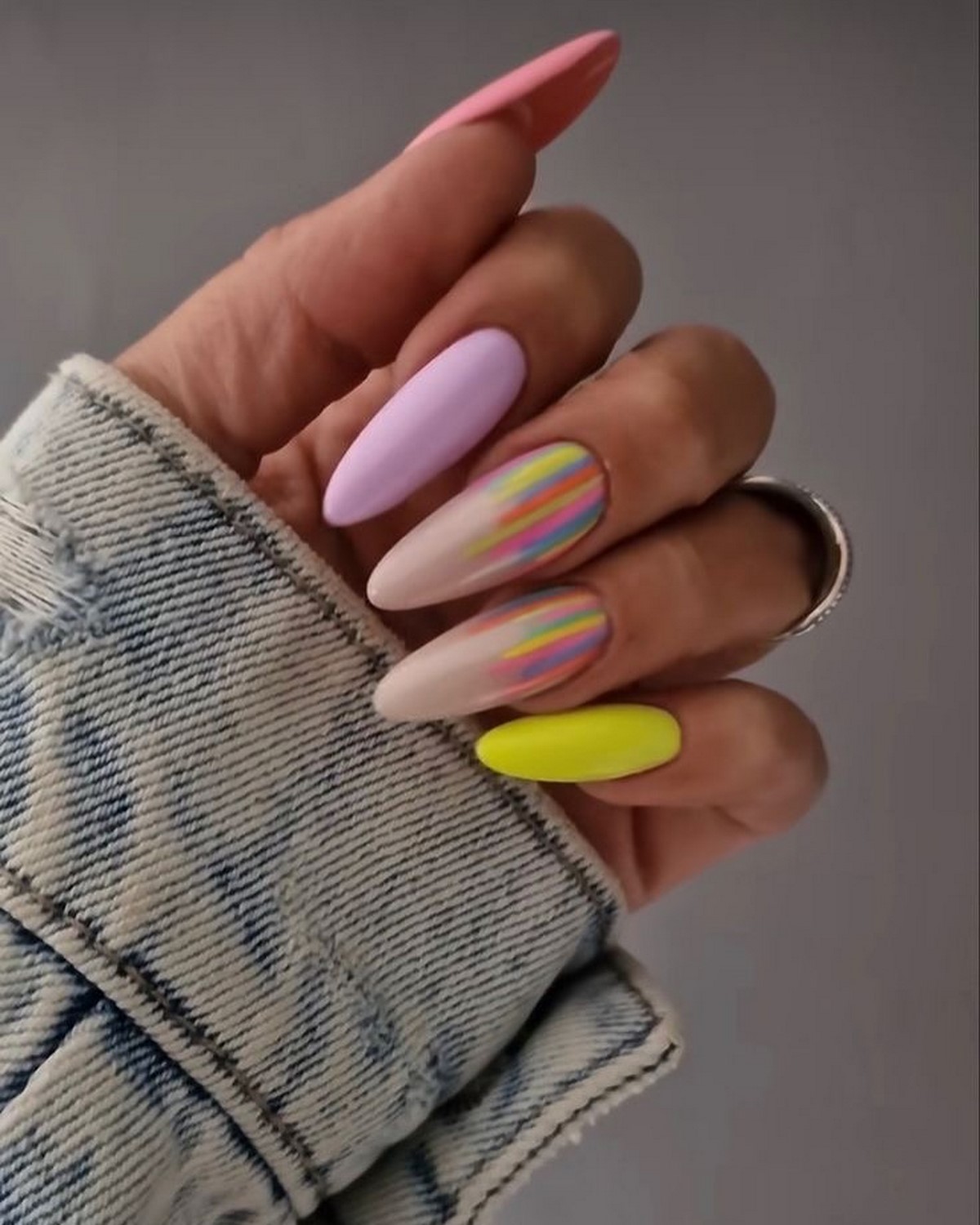 Модный маникюр в июле 2026: лучшие идеи для стильного лета