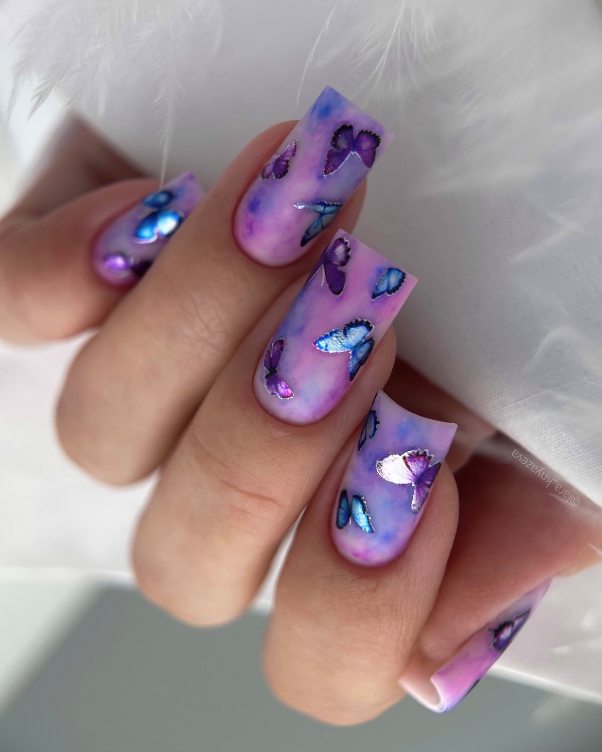 Модный маникюр в июле 2026: лучшие идеи для стильного лета