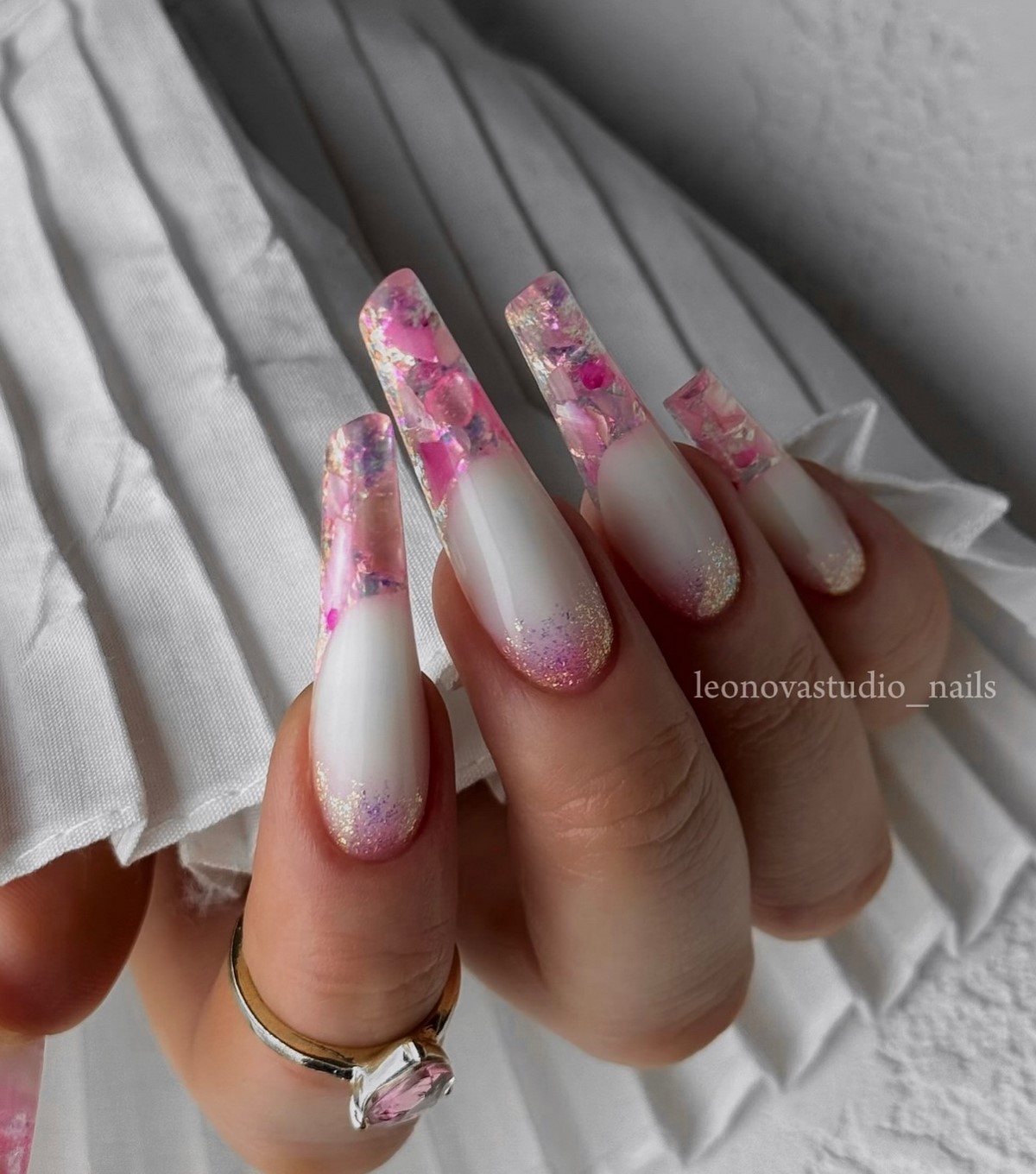 Модный маникюр в июле 2026: лучшие идеи для стильного лета