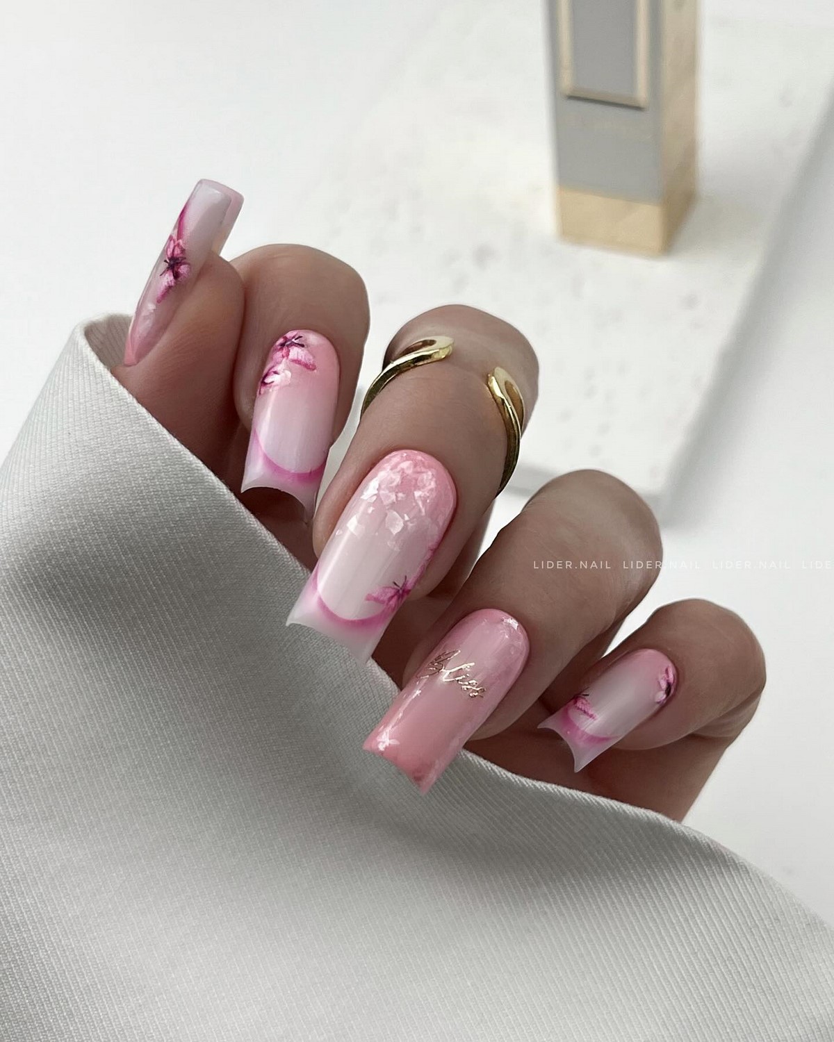 Модный маникюр в июле 2026: лучшие идеи для стильного лета