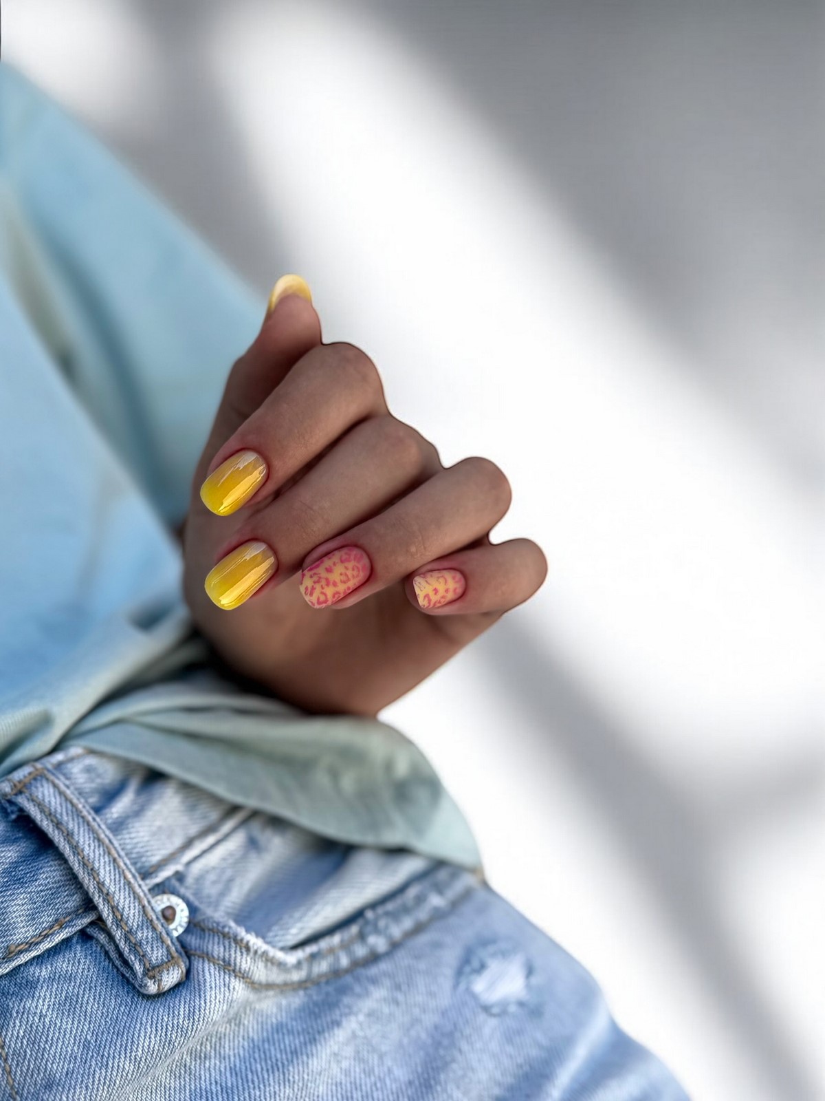 Модный маникюр в июле 2026: лучшие идеи для стильного лета