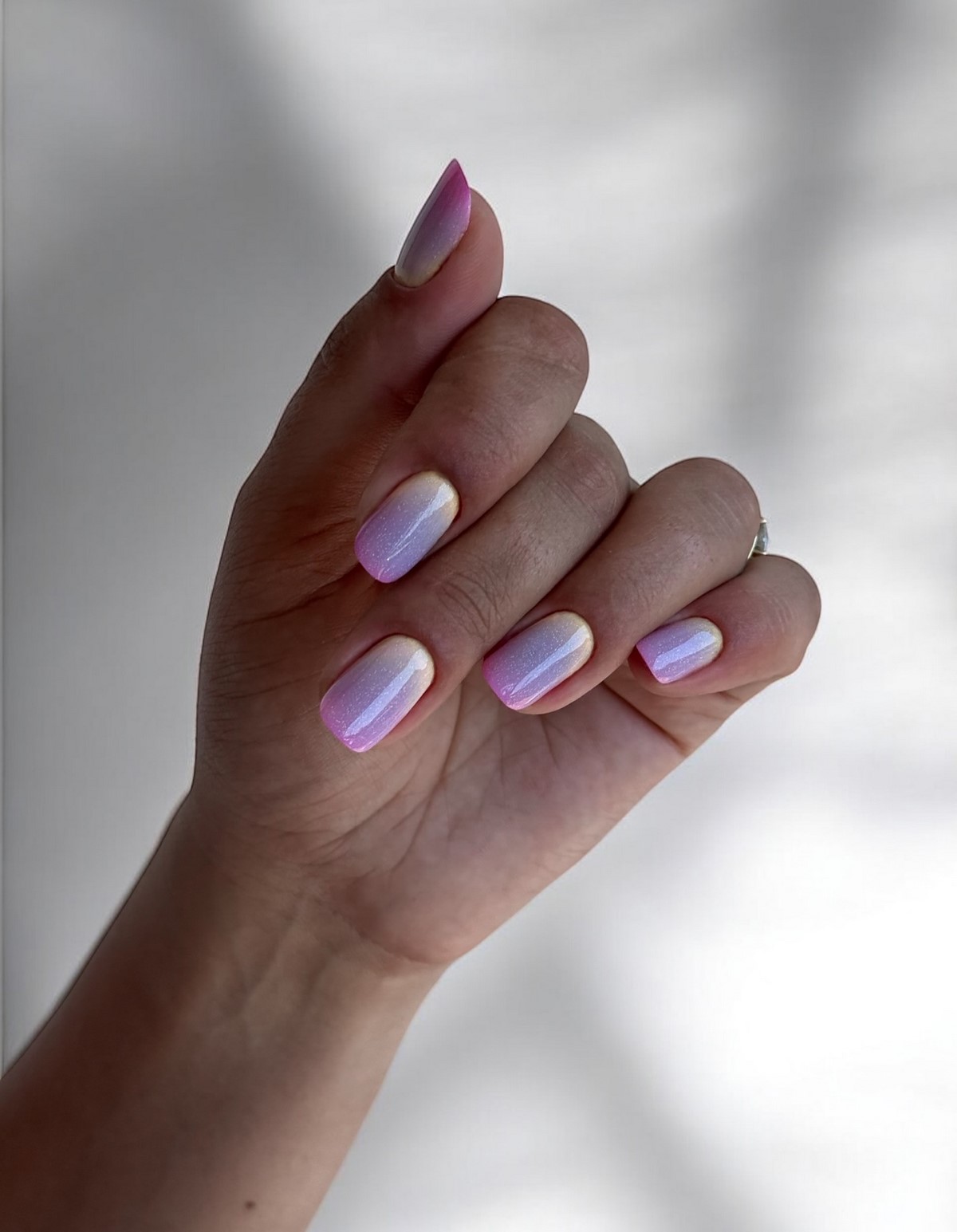 Модный маникюр в июле 2026: лучшие идеи для стильного лета