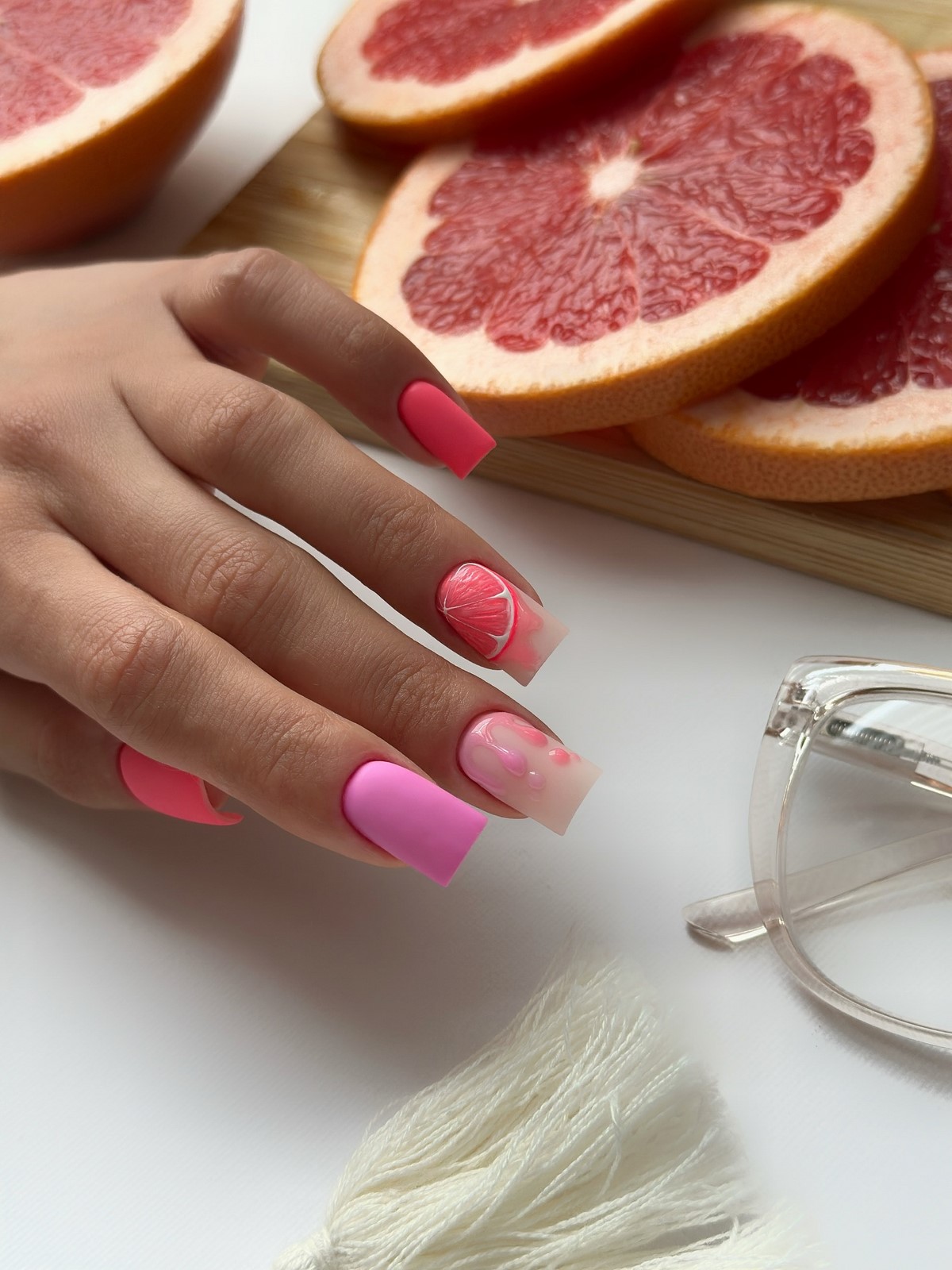 Модный маникюр в июле 2026: лучшие идеи для стильного лета