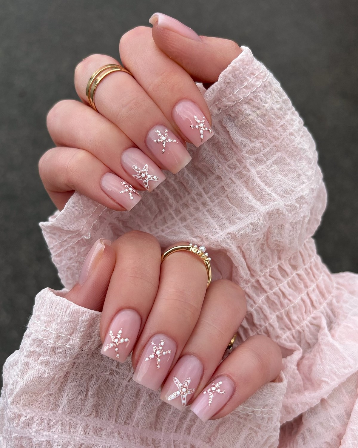 Модный маникюр в июле 2026: лучшие идеи для стильного лета