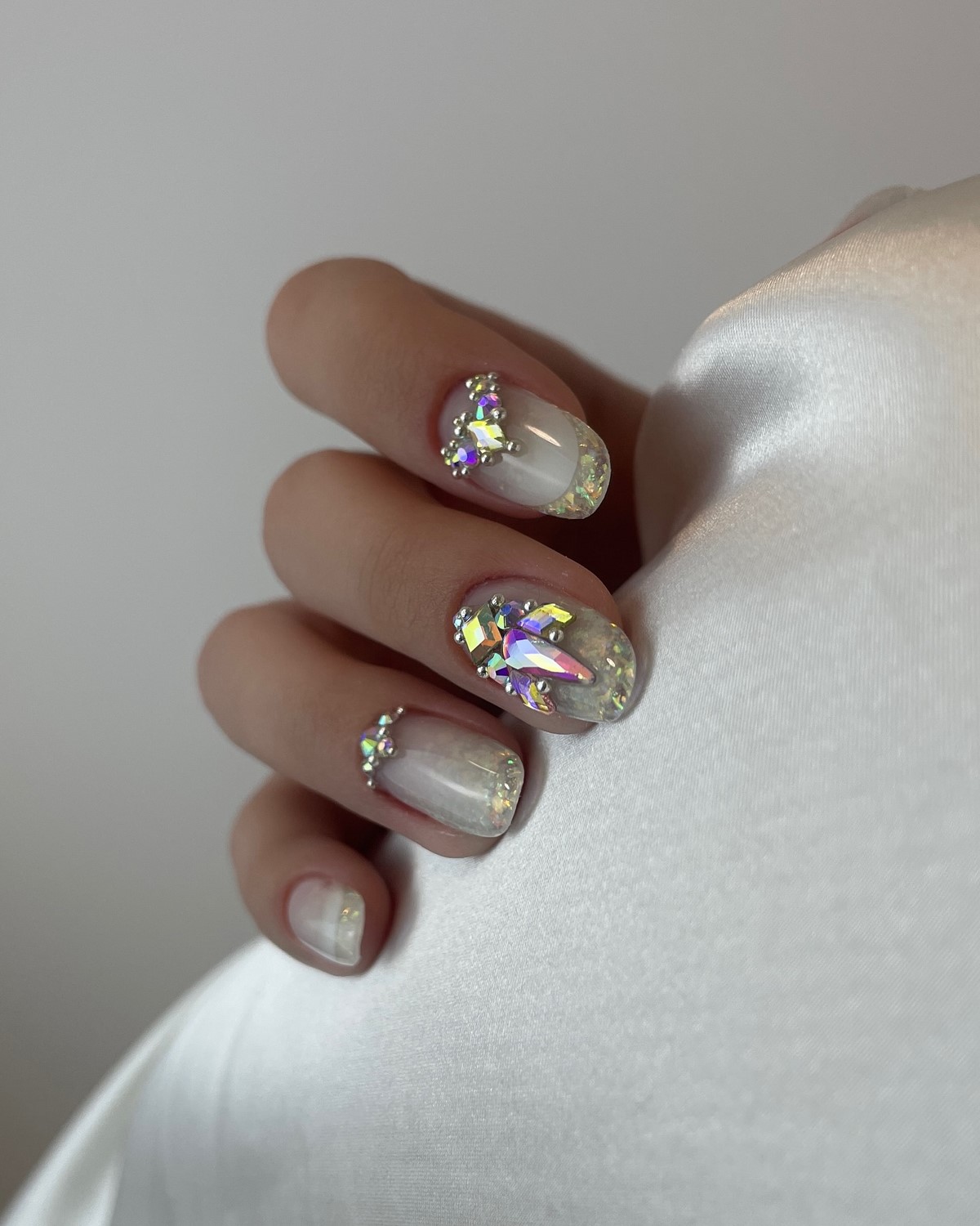 Модный маникюр в июле 2026: лучшие идеи для стильного лета