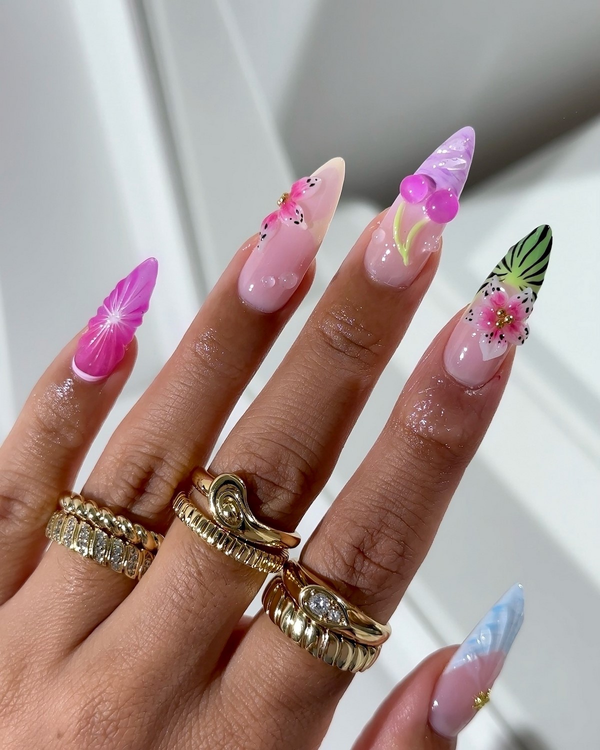 Модный маникюр в июле 2026: лучшие идеи для стильного лета