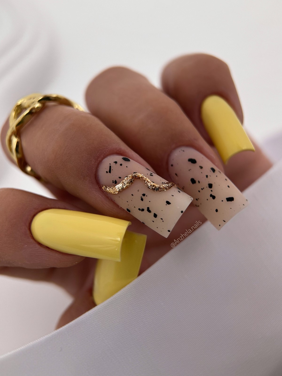 Модный маникюр в июле 2026: лучшие идеи для стильного лета