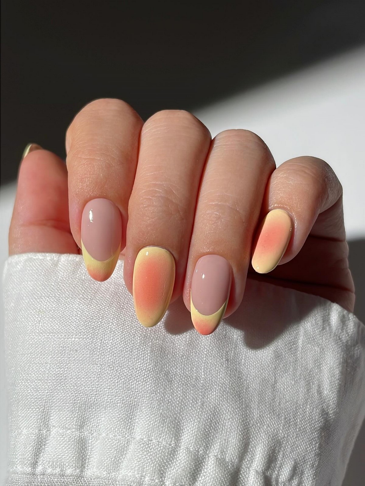 Модный маникюр в июле 2026: лучшие идеи для стильного лета