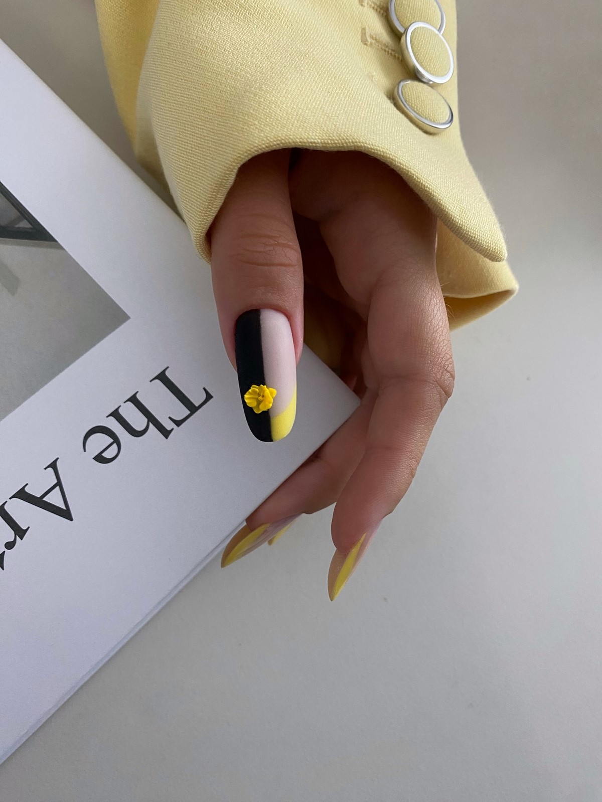 Модный маникюр в июле 2026: лучшие идеи для стильного лета