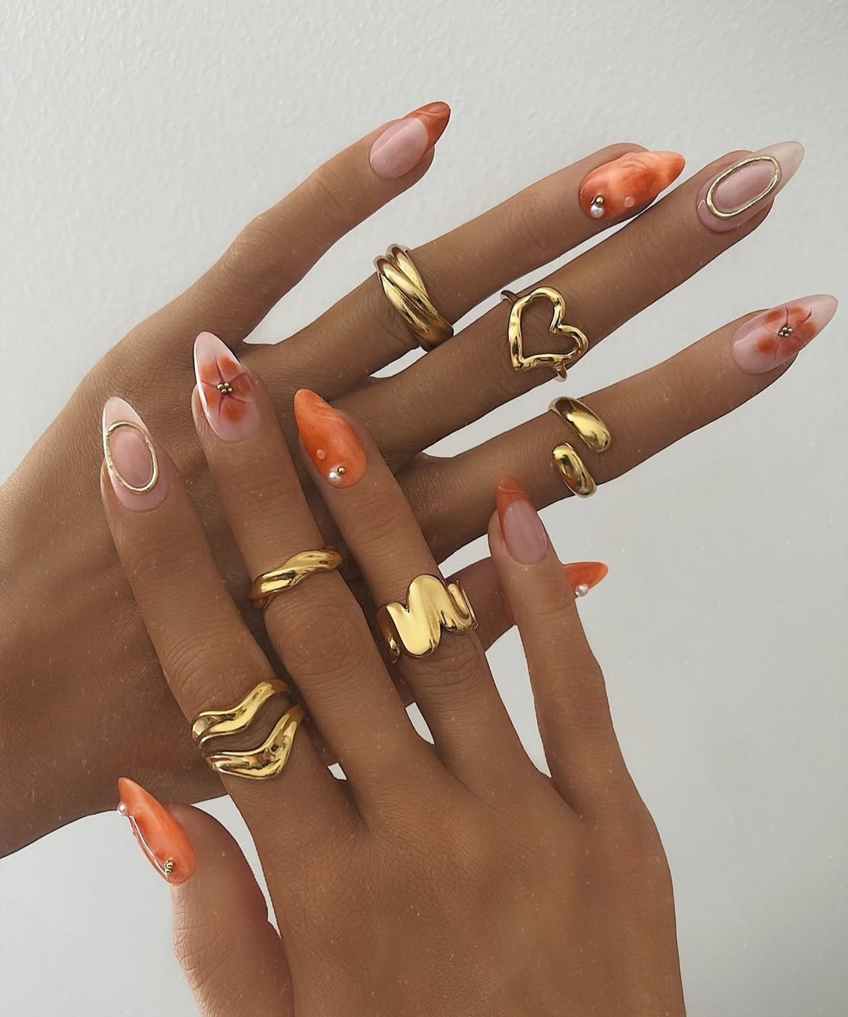 Какой маникюр будет в тренде осенью 2026 года