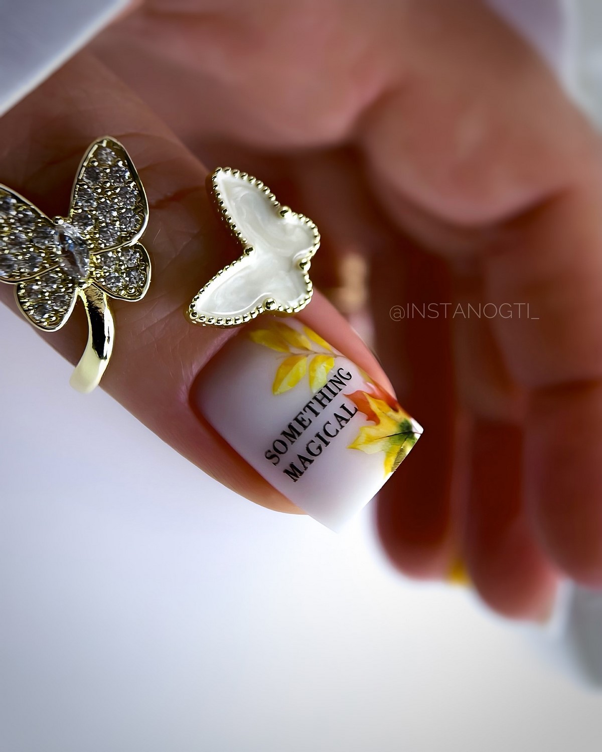 Модный осенний маникюр на октябрь 2026: изучаем сезонные тренды