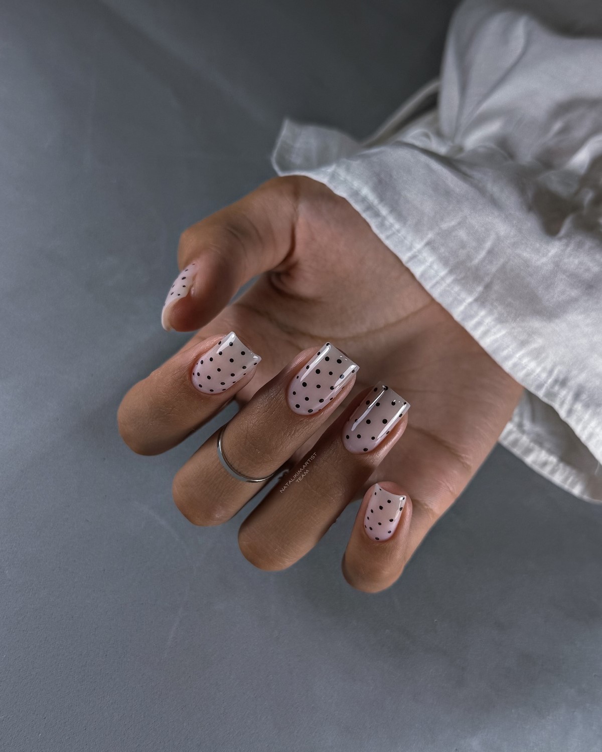 Какой маникюр будет в тренде осенью 2026 года