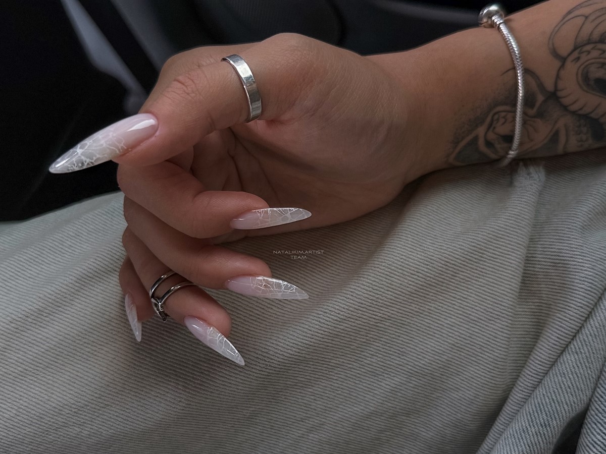 Какой маникюр будет в тренде осенью 2026 года