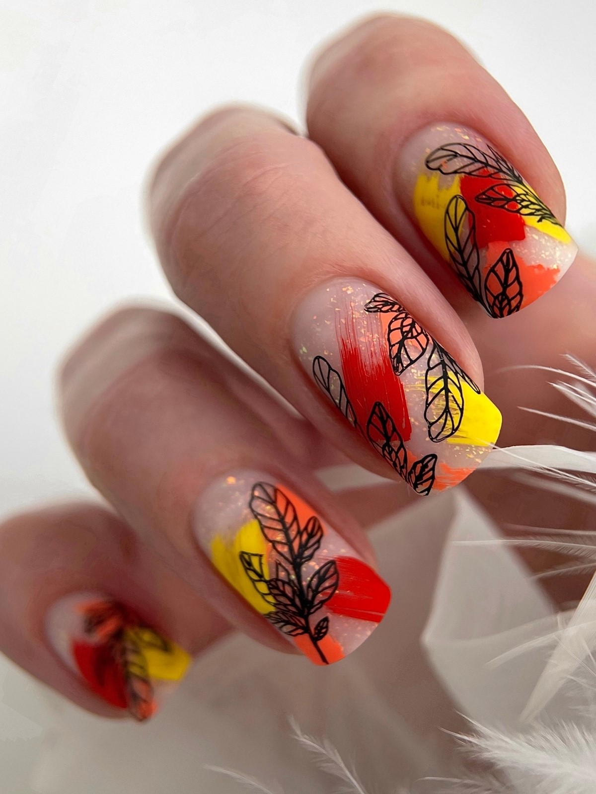 Модный осенний маникюр на октябрь 2026: изучаем сезонные тренды