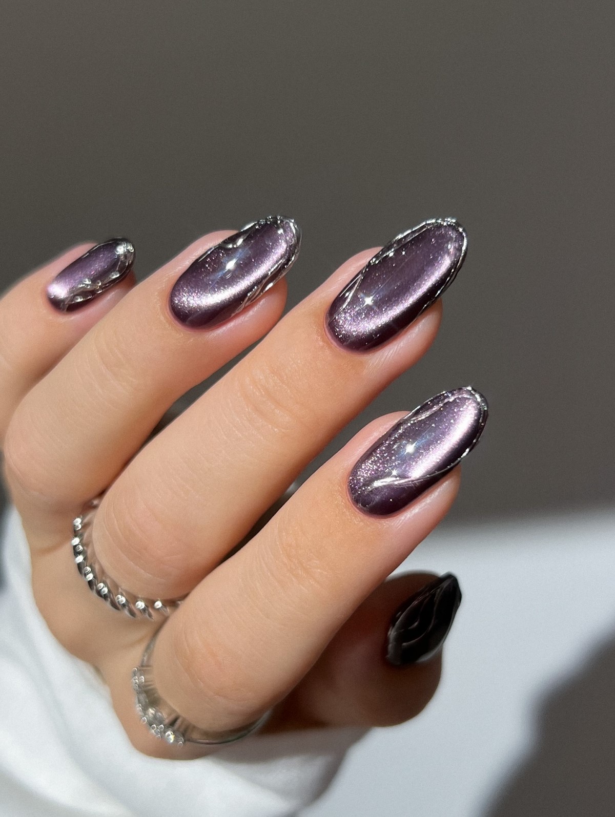 Модный осенний маникюр на октябрь 2026: изучаем сезонные тренды