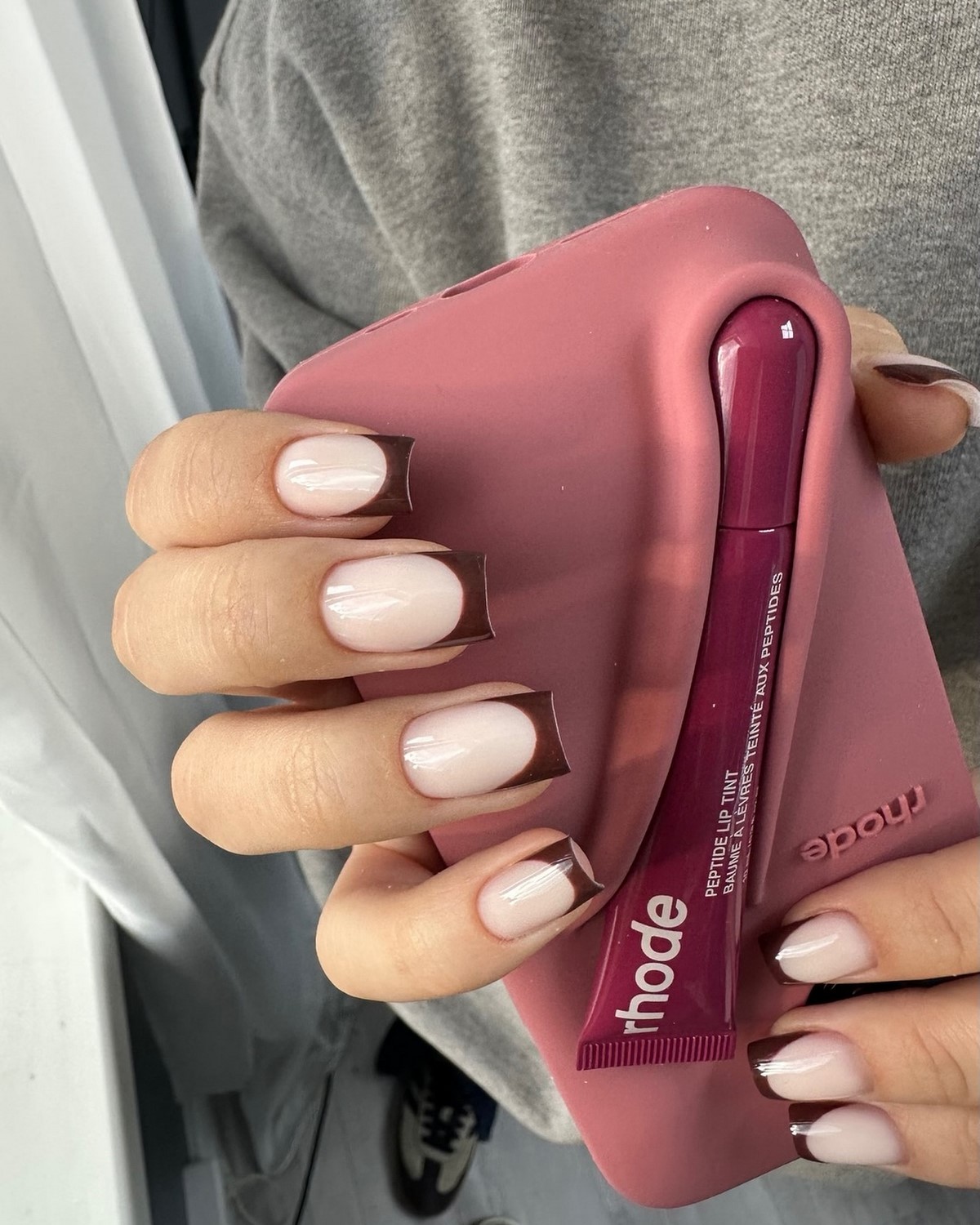 Модный осенний маникюр на октябрь 2026: изучаем сезонные тренды