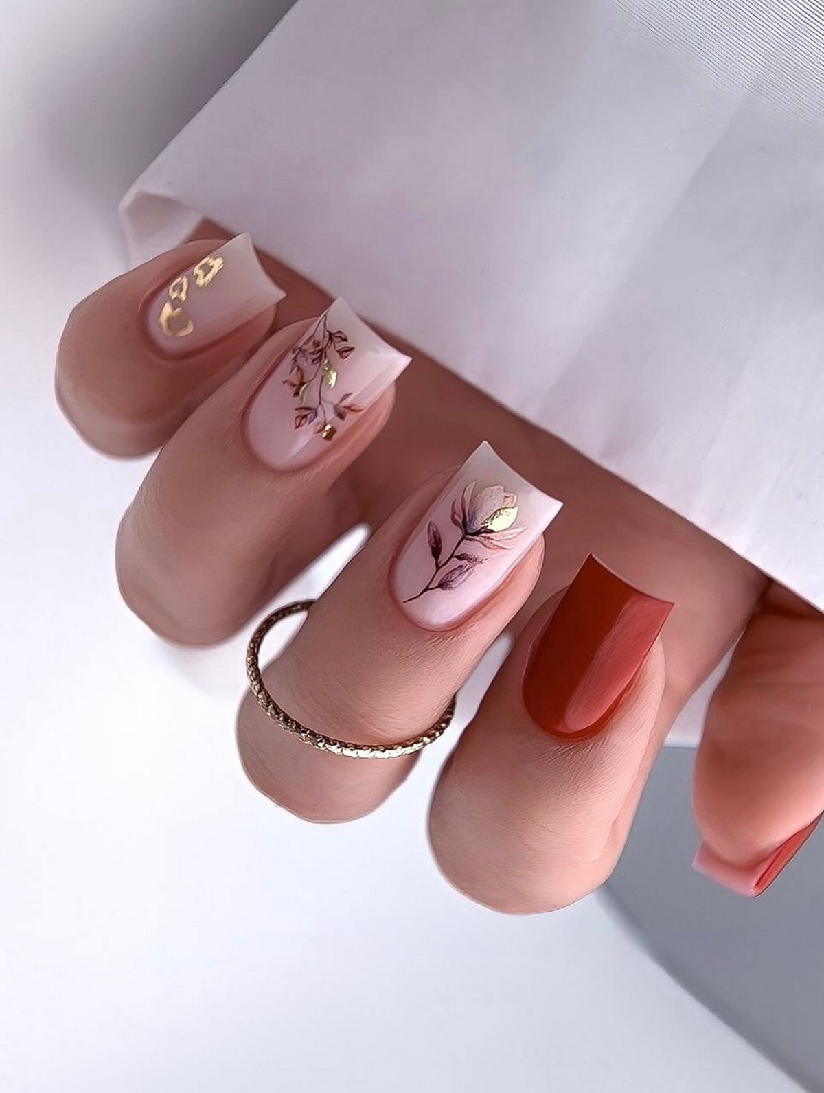 Модный осенний маникюр на октябрь 2026: изучаем сезонные тренды