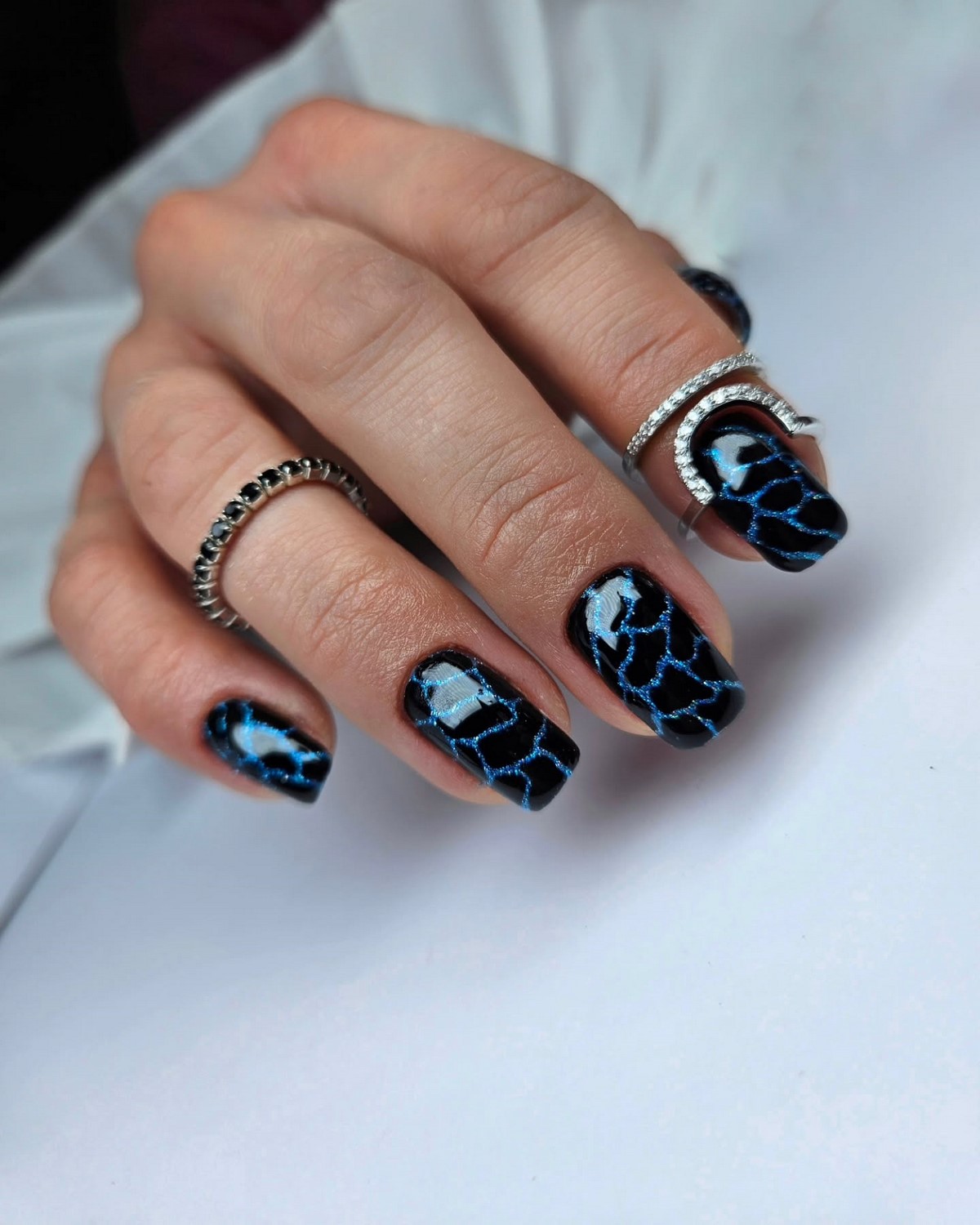 Какой маникюр будет в тренде осенью 2026 года