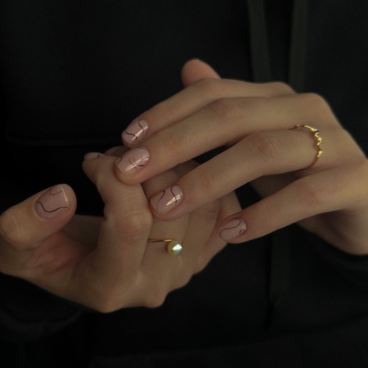 Какой маникюр будет в тренде осенью 2026 года