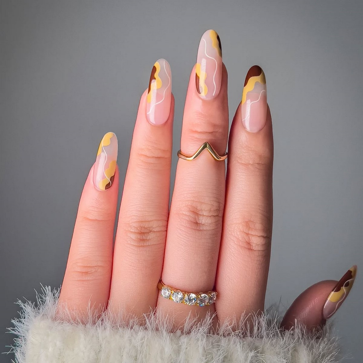 Какой маникюр будет в тренде осенью 2026 года