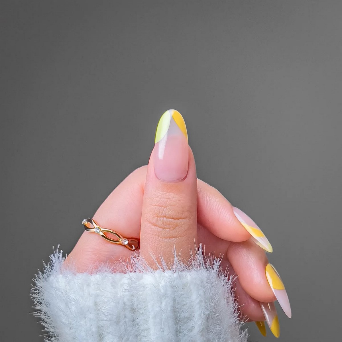 Какой маникюр будет в тренде осенью 2026 года