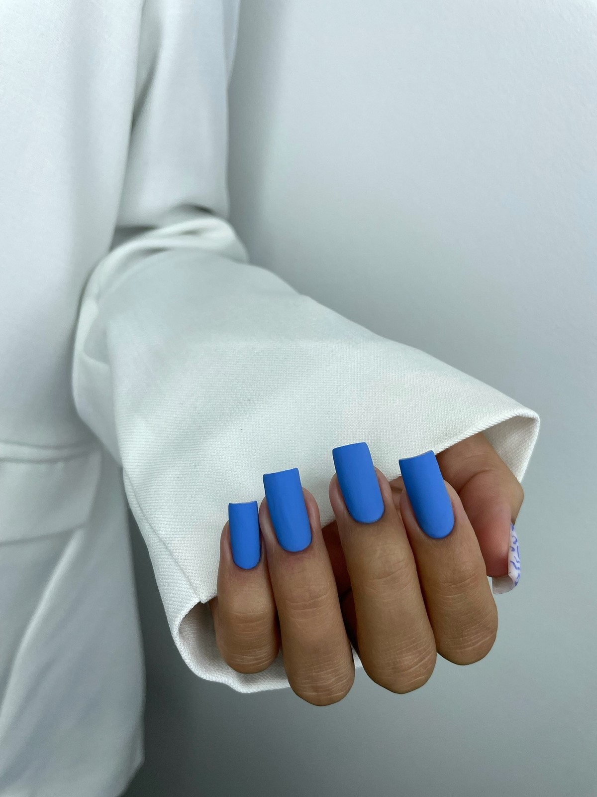 Какой маникюр будет в тренде осенью 2026 года