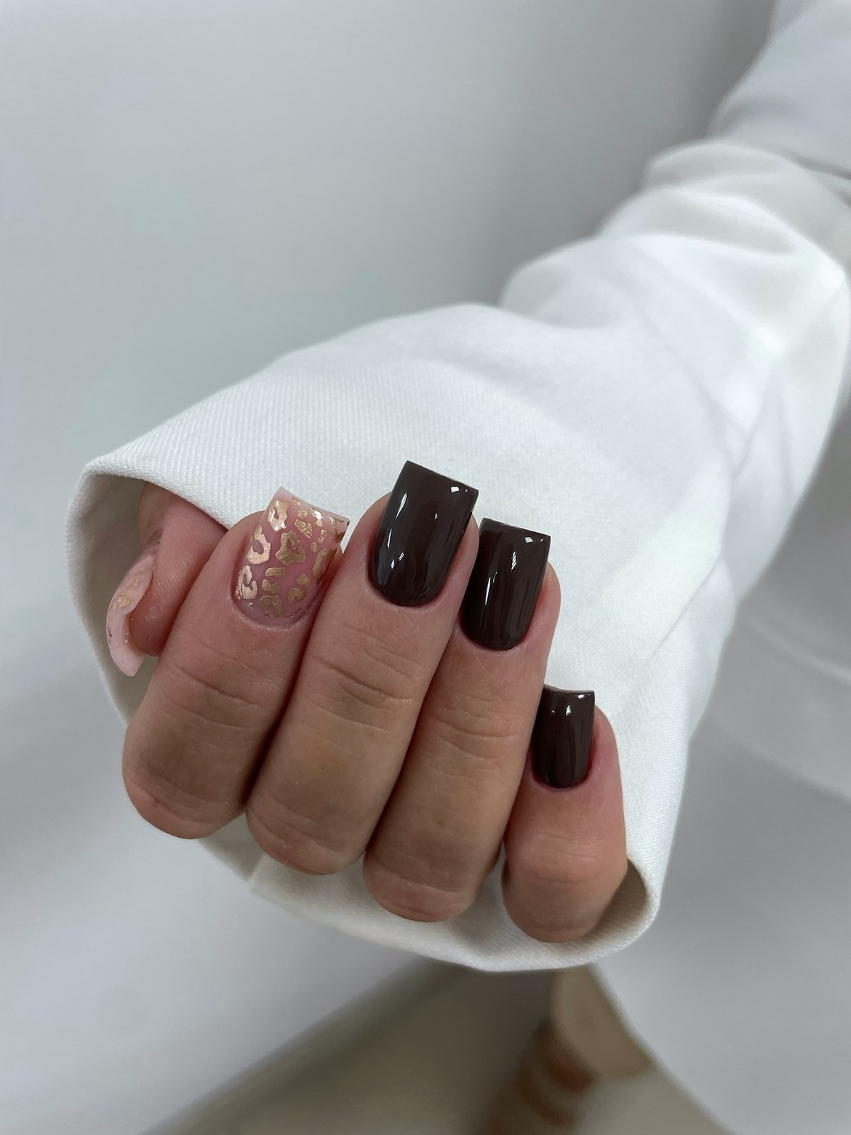 Какой маникюр будет в тренде осенью 2026 года