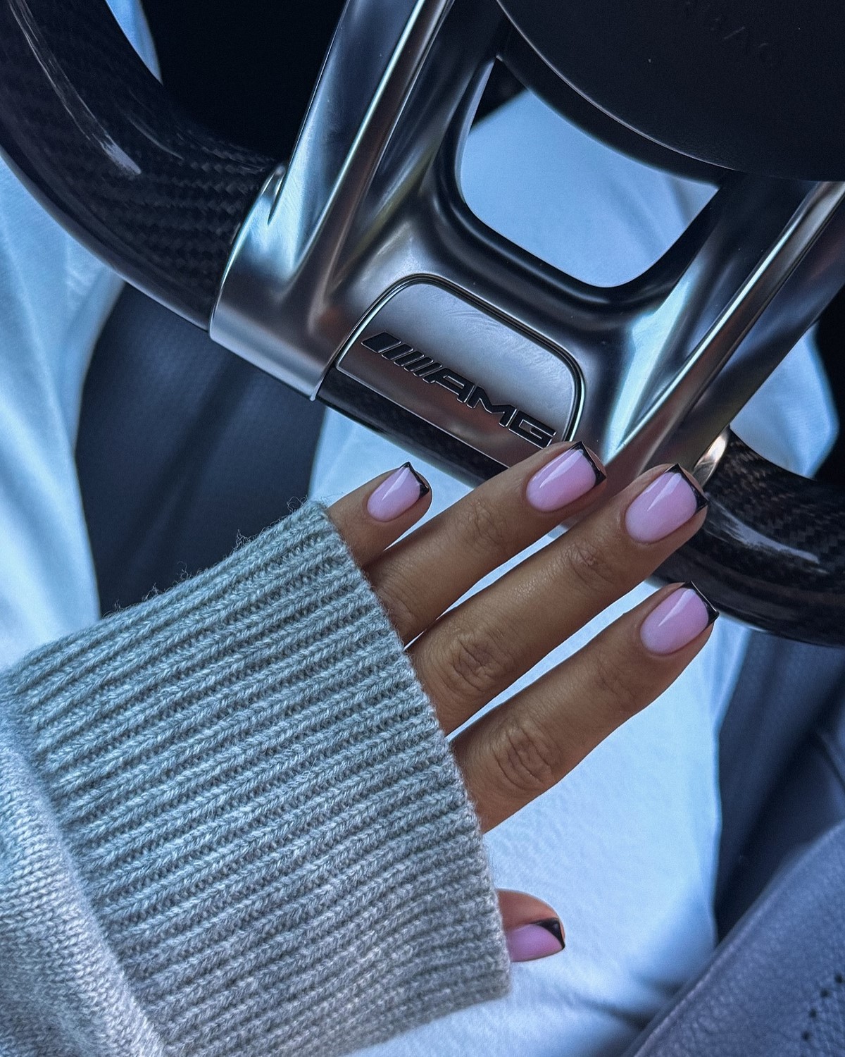 Какой маникюр будет в тренде осенью 2026 года