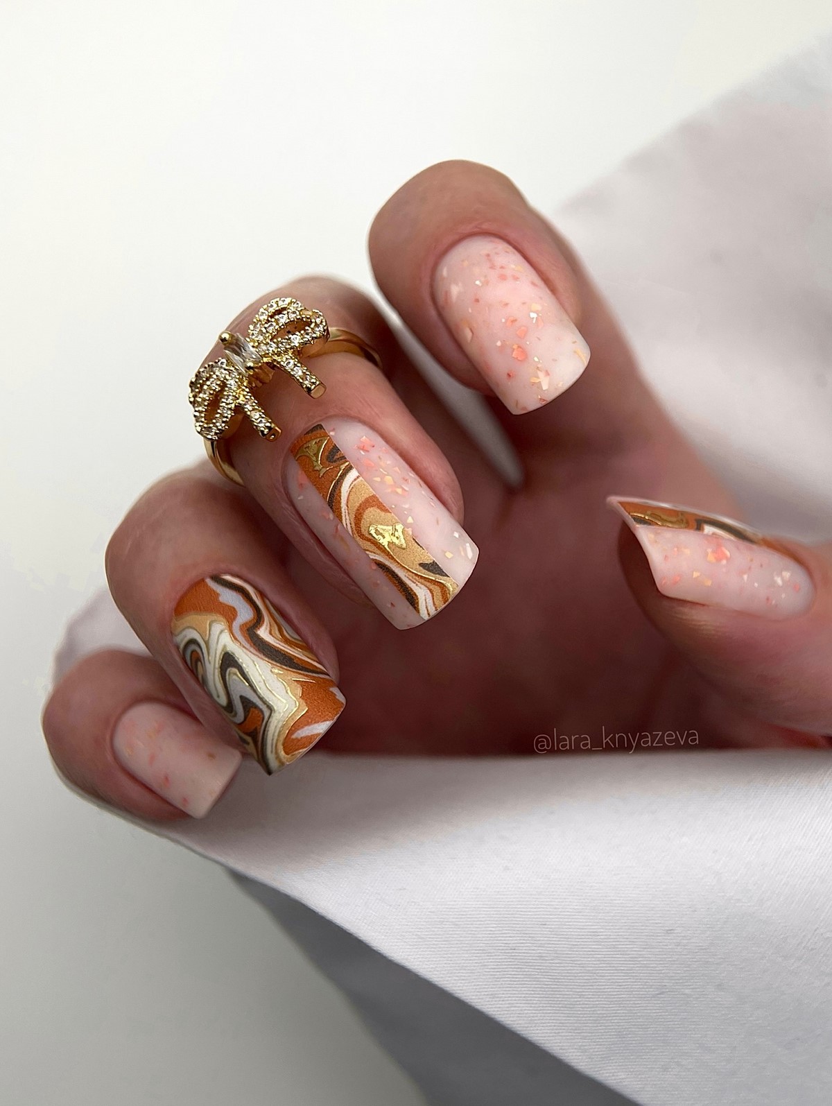 Модный осенний маникюр на октябрь 2026: изучаем сезонные тренды