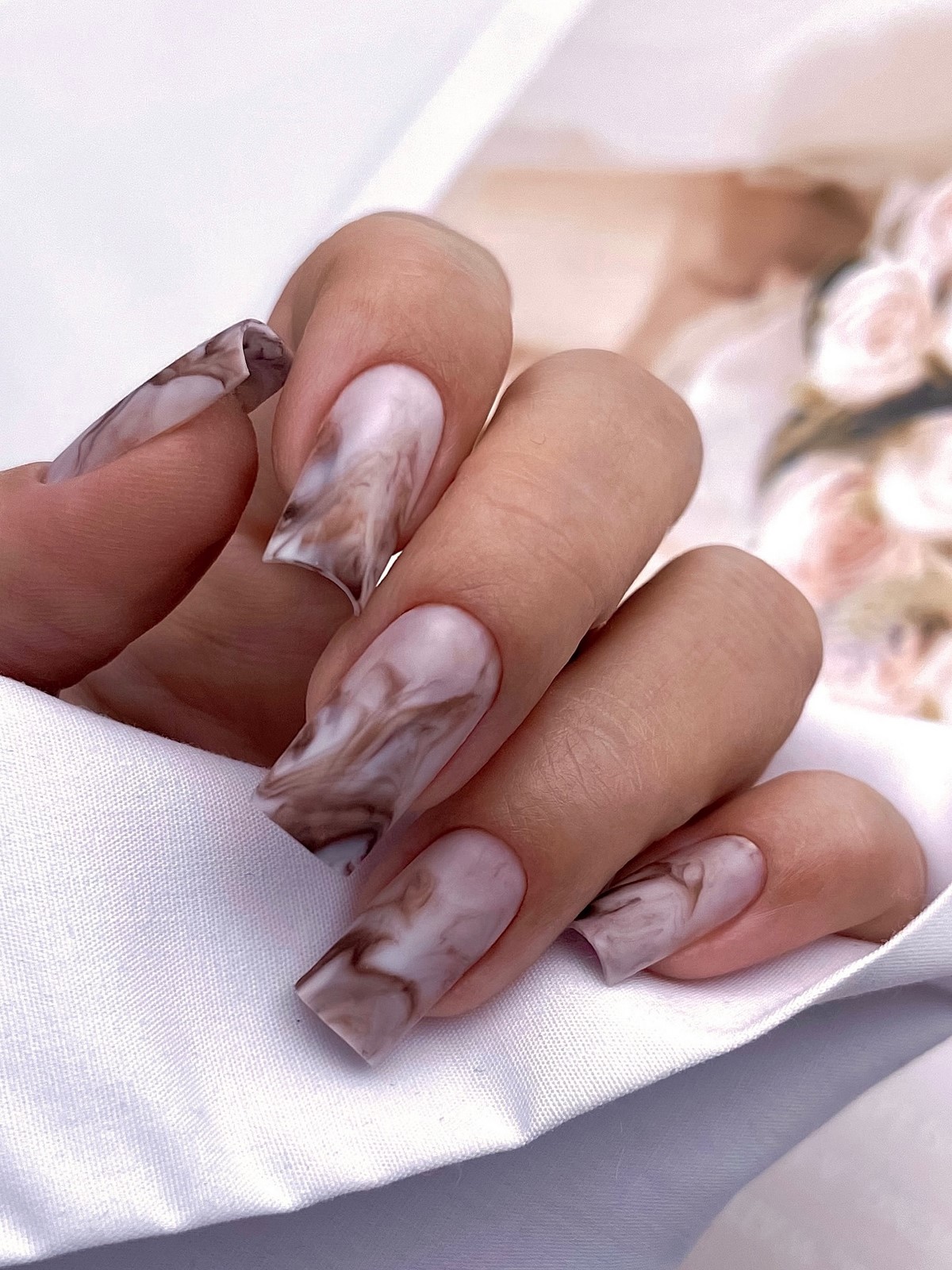 Модный осенний маникюр на октябрь 2026: изучаем сезонные тренды