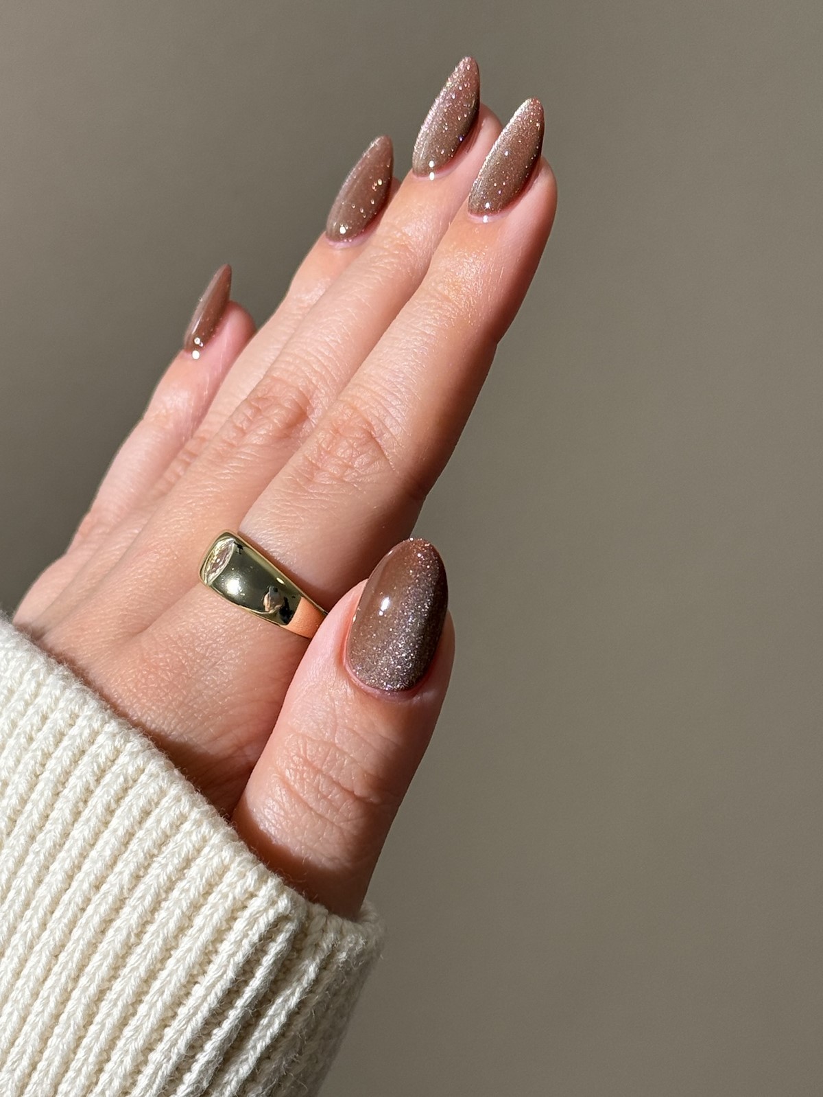 Модный осенний маникюр на октябрь 2026: изучаем сезонные тренды