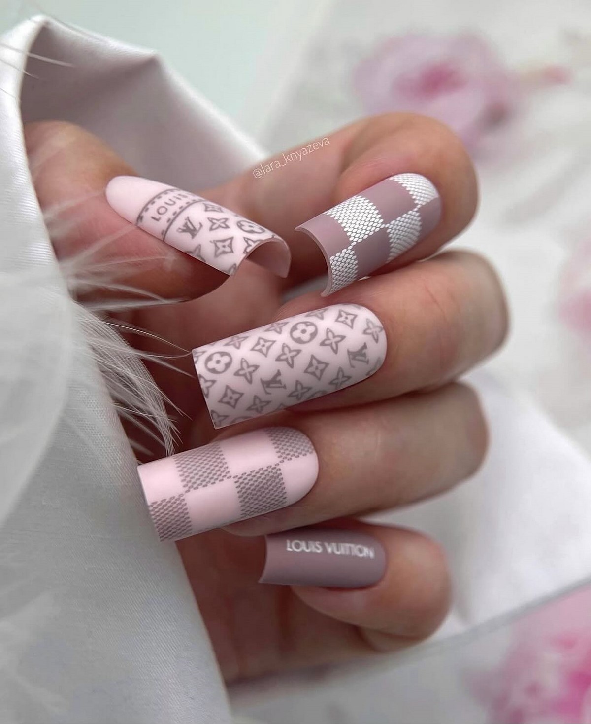 Модный осенний маникюр на октябрь 2026: изучаем сезонные тренды